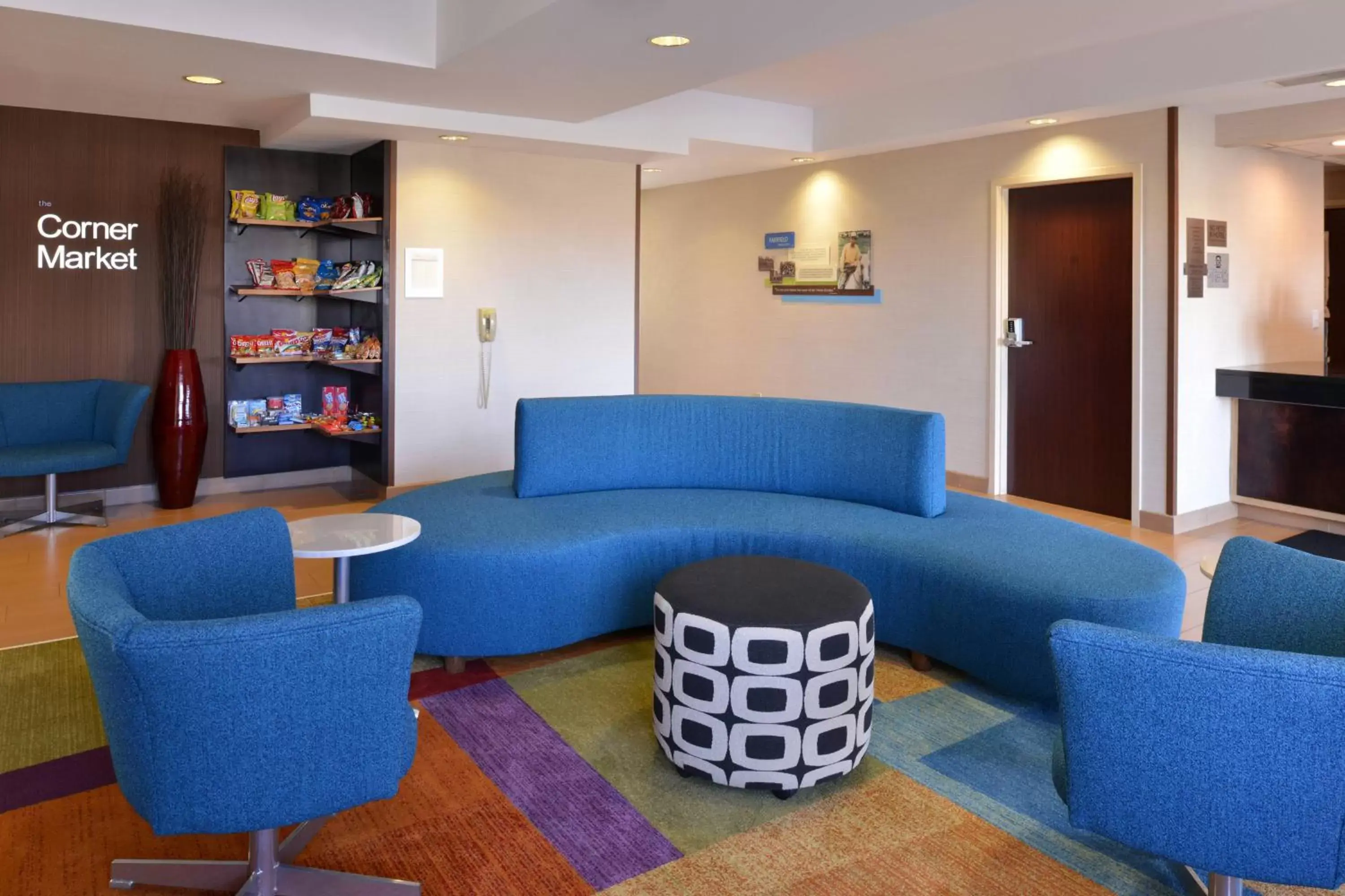 Lobby or reception, Seating Area in Fairfield Inn and Suites by Marriott Dayton Troy