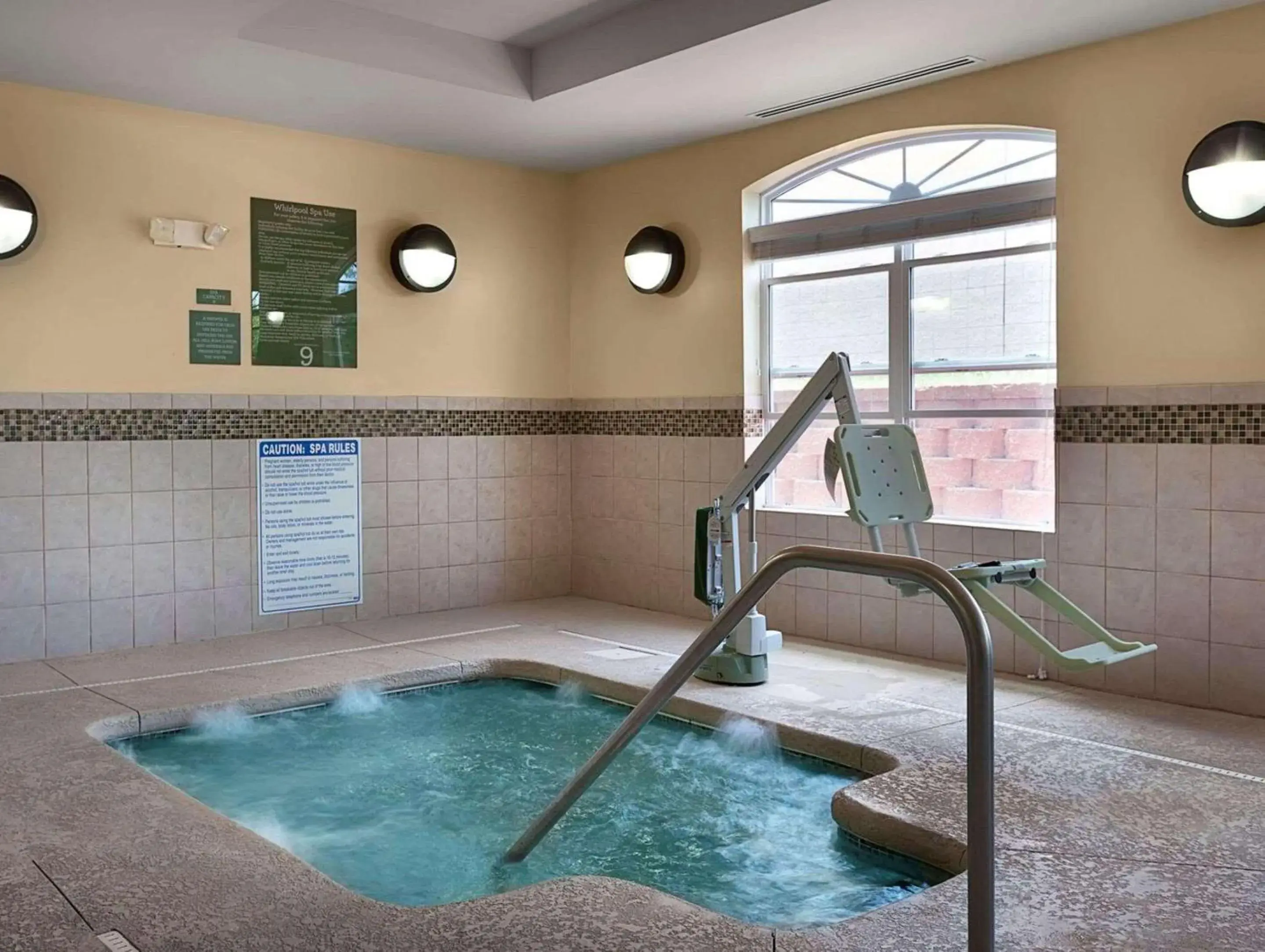 Spa and wellness centre/facilities, Swimming Pool in Country Inn & Suites by Radisson, Concord (Kannapolis), NC
