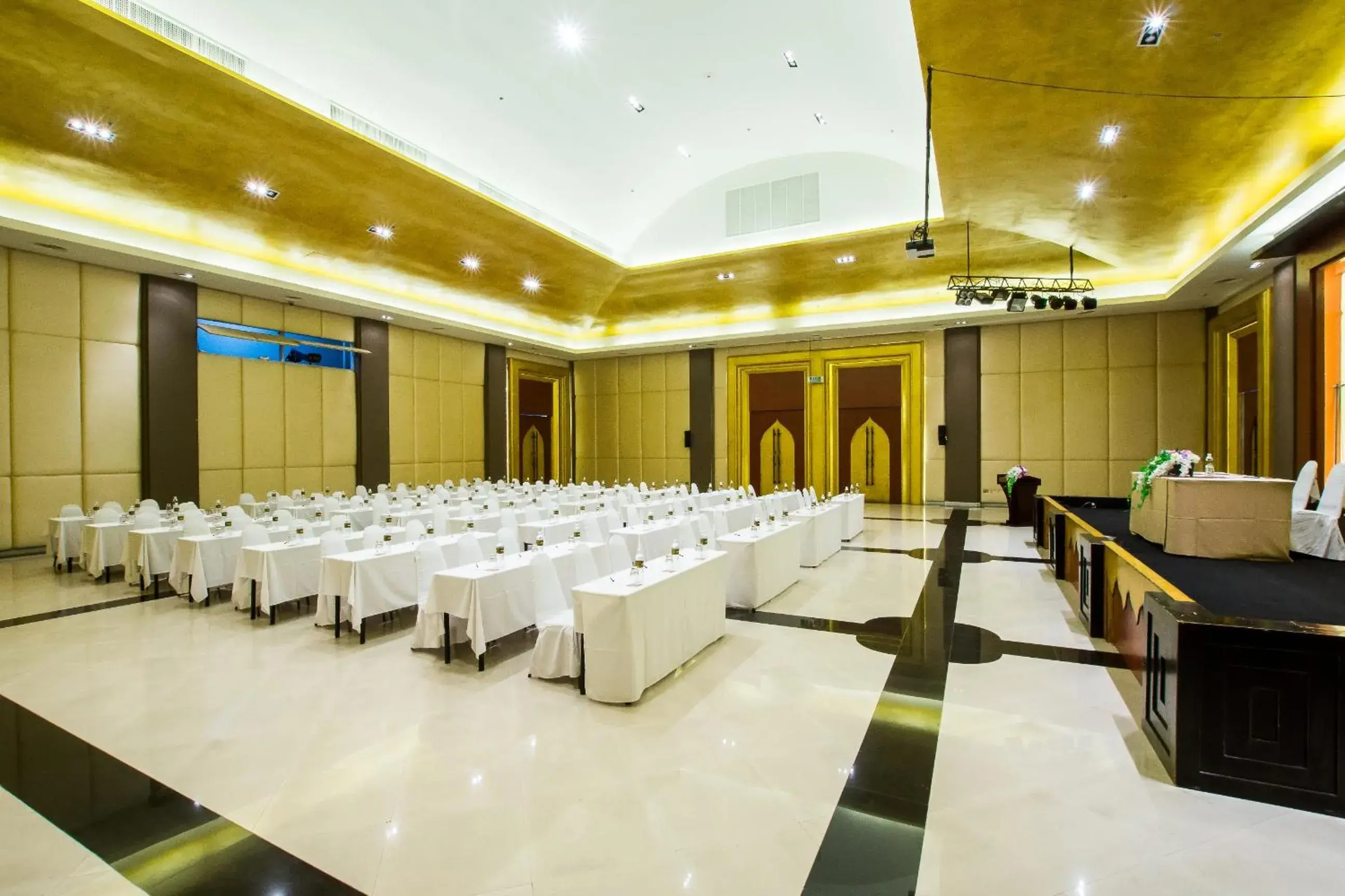 Business facilities, Banquet Facilities in Dor-Shada Resort By The Sea