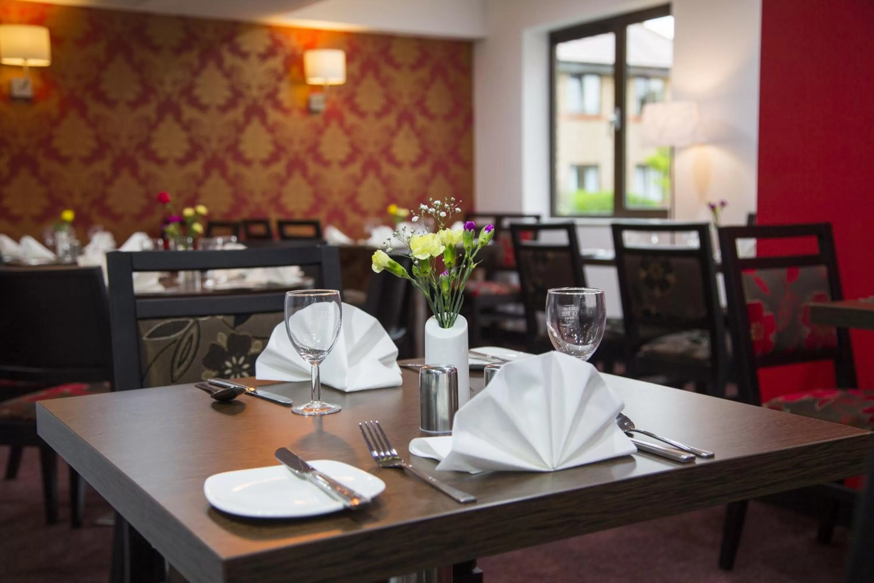 Restaurant/places to eat in Ramada Cambridge