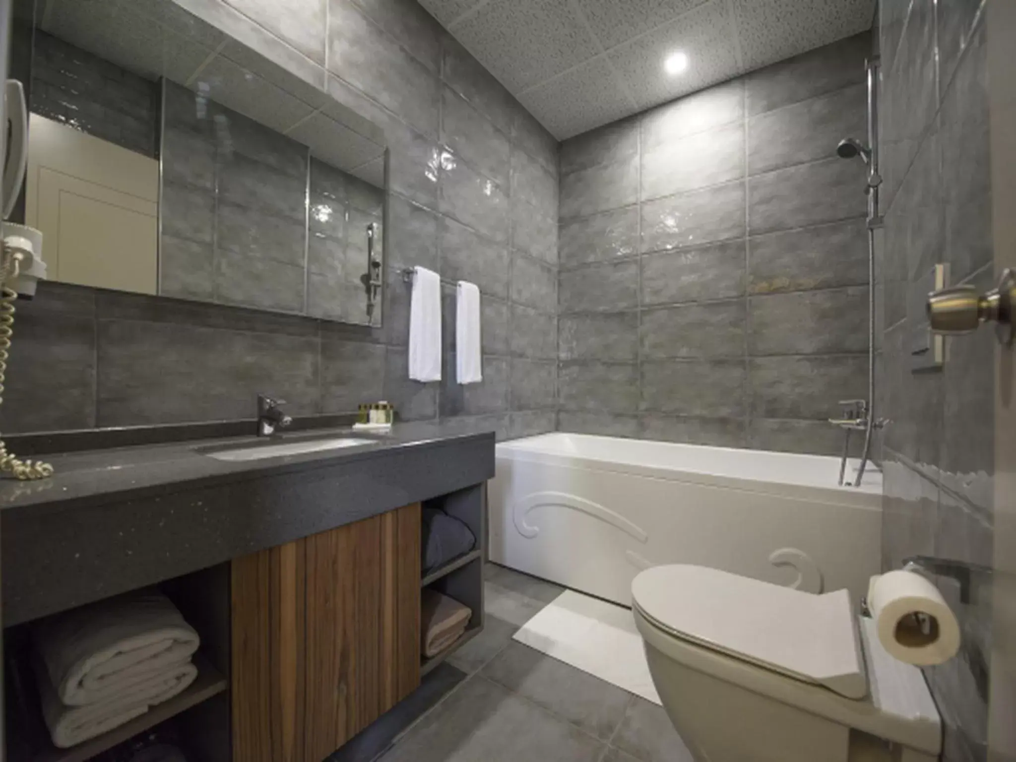 Shower, Bathroom in Hierapark Thermal & SPA Hotel