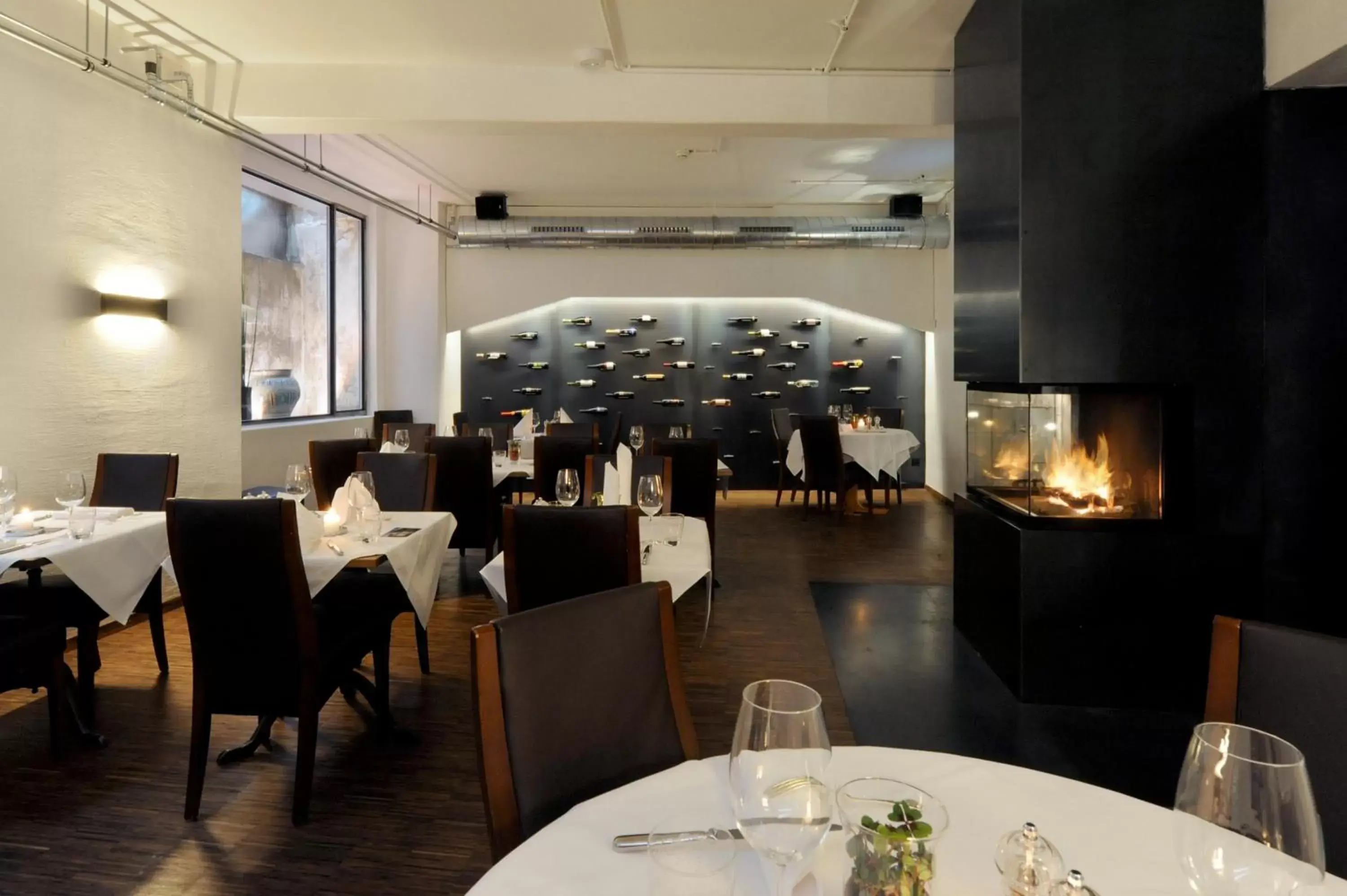 Restaurant/Places to Eat in Hotel National Bern