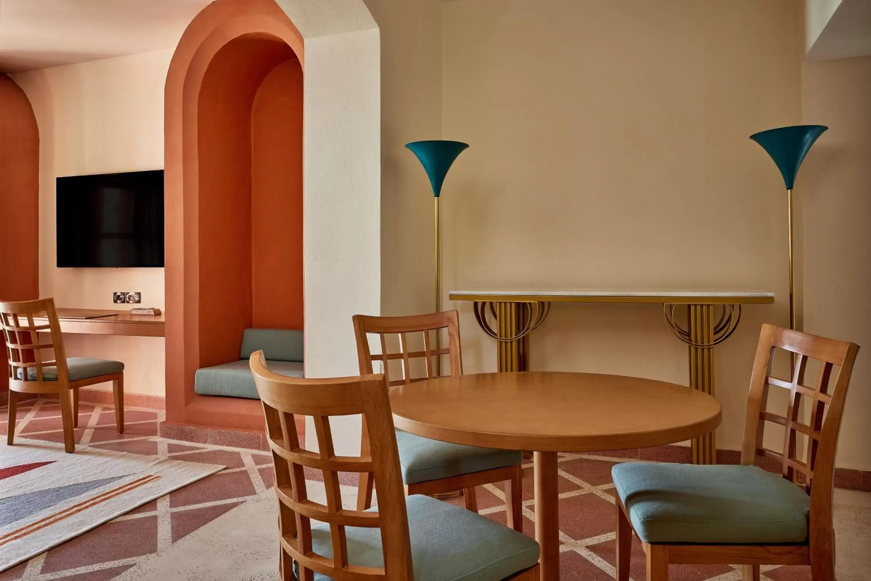 Photo of the whole room, Dining Area in Sheraton Miramar Resort El Gouna