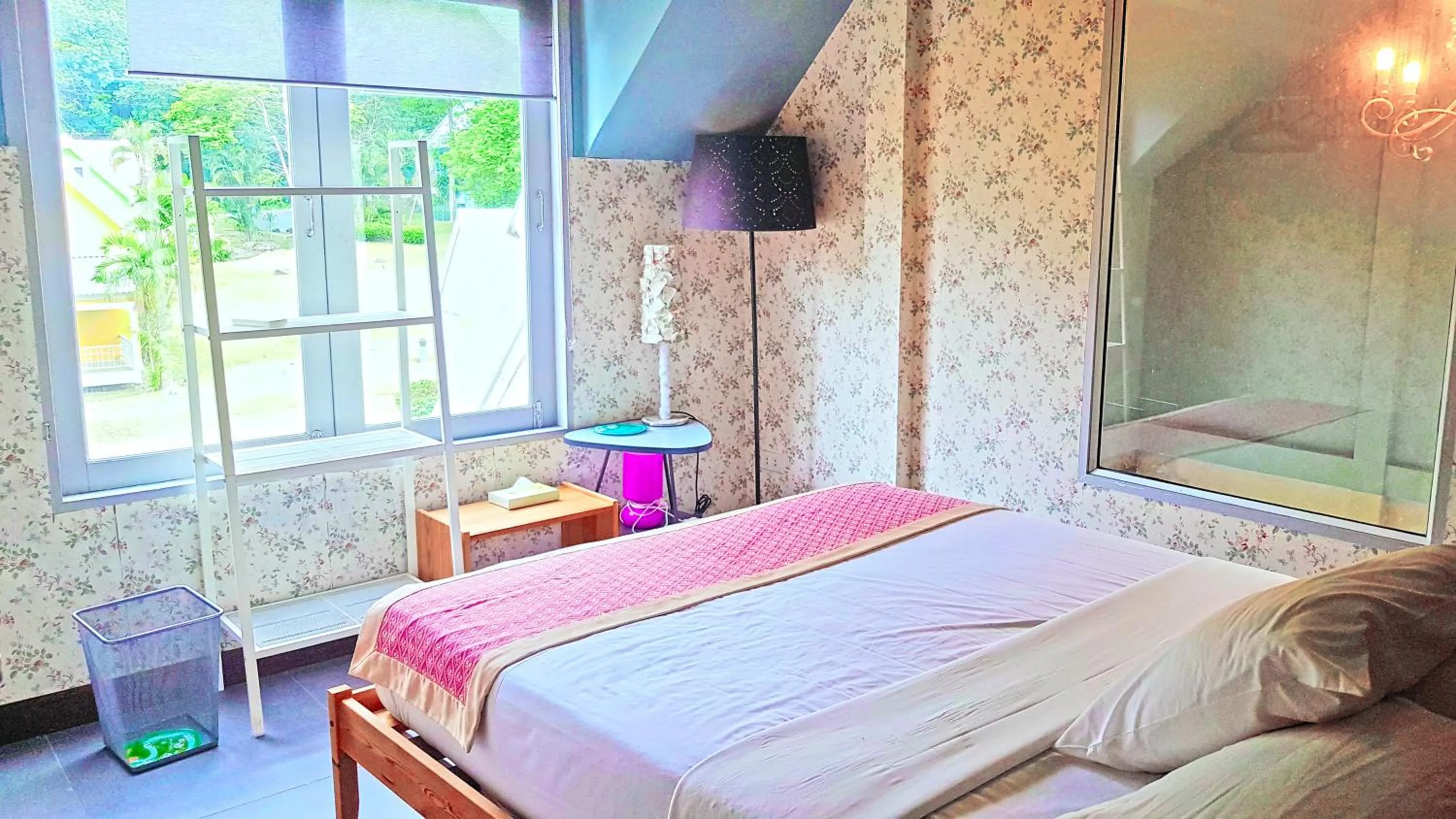 Photo of the whole room, Bed in Brookside Valley Resort