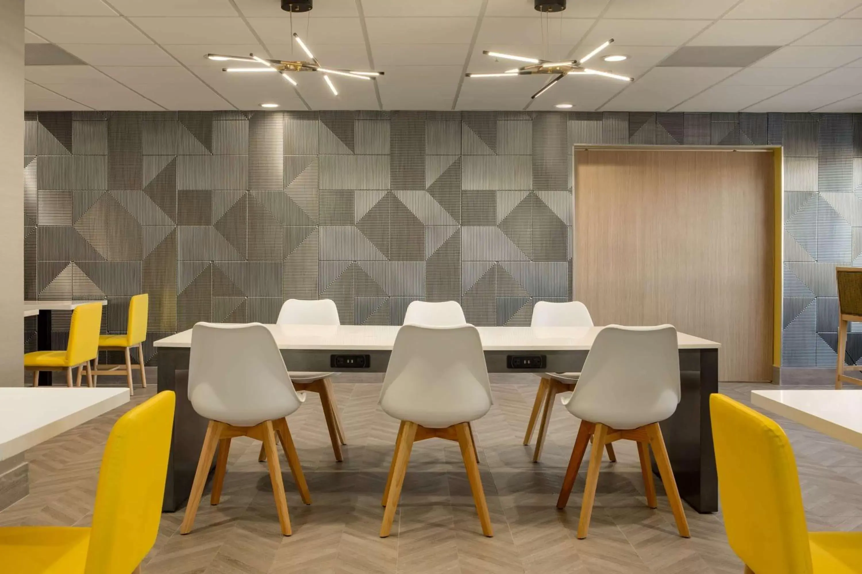 Restaurant/places to eat in La Quinta Inn & Suites by Wyndham Selma/Smithfield I-95 Restaurant/places to eat in La Quinta Inn & Suites by Wyndham Selma/Smithfield I-95