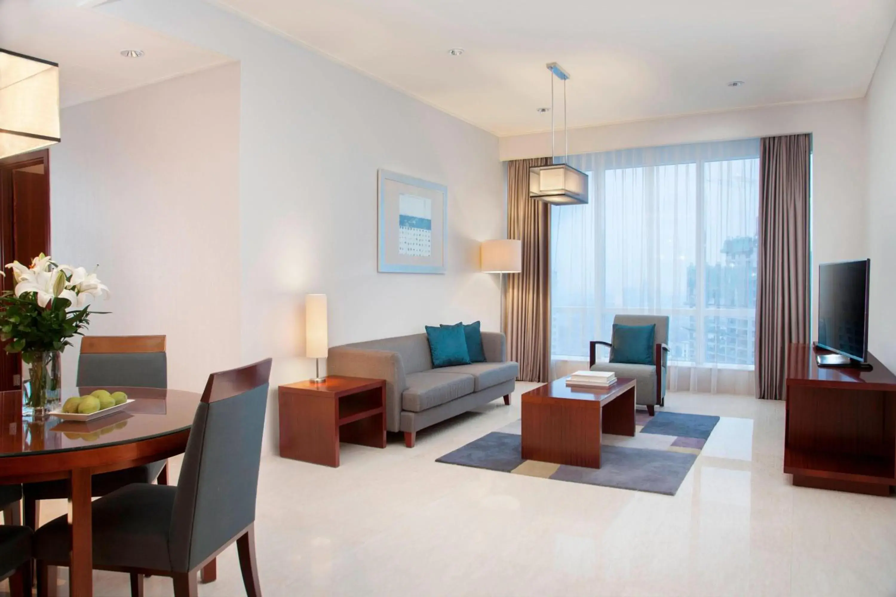 Bedroom, Seating Area in The Mayflower, Jakarta-Marriott Executive Apartments