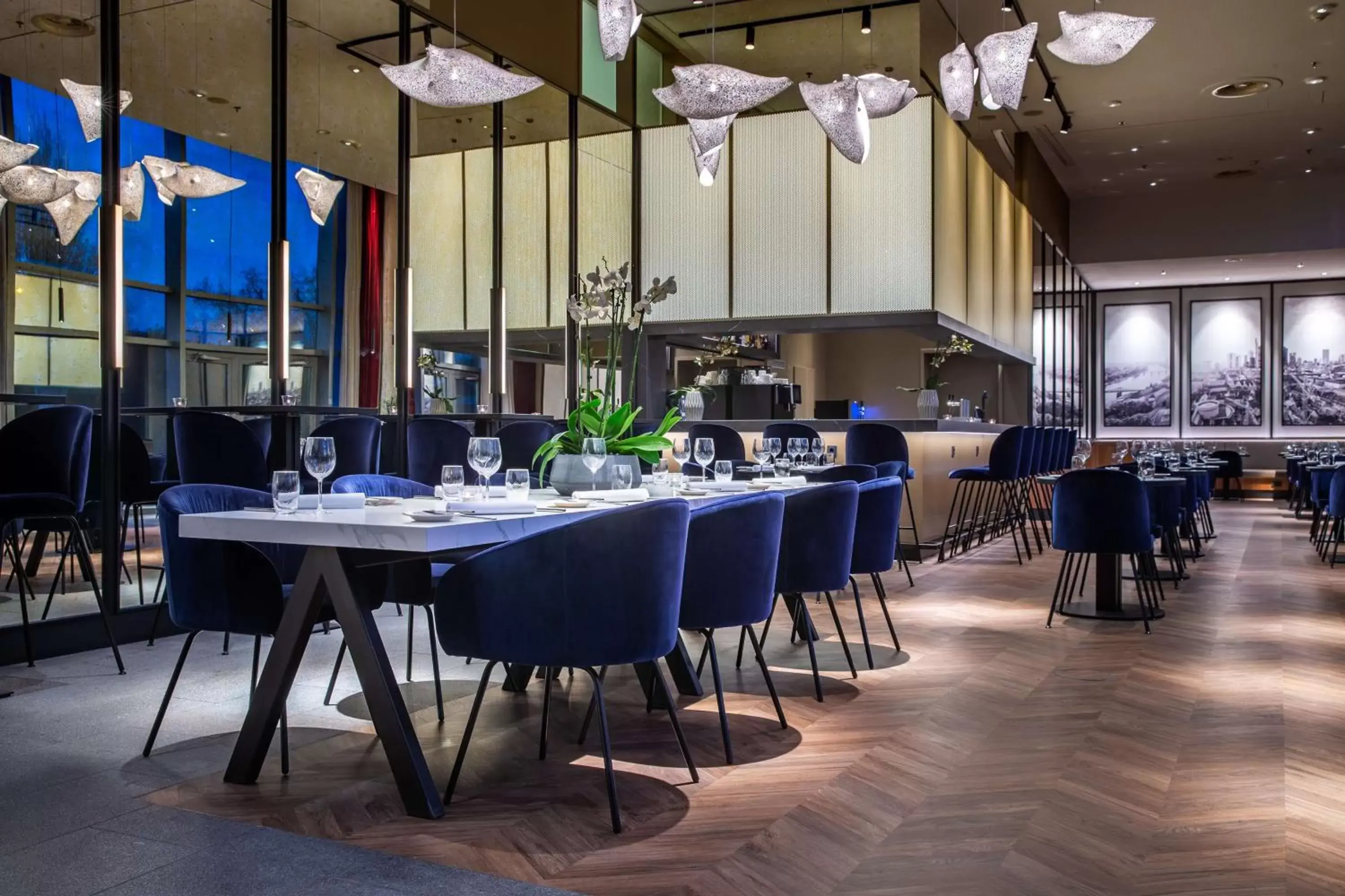 Lounge or bar, Restaurant/Places to Eat in Radisson Blu Hotel Frankfurt