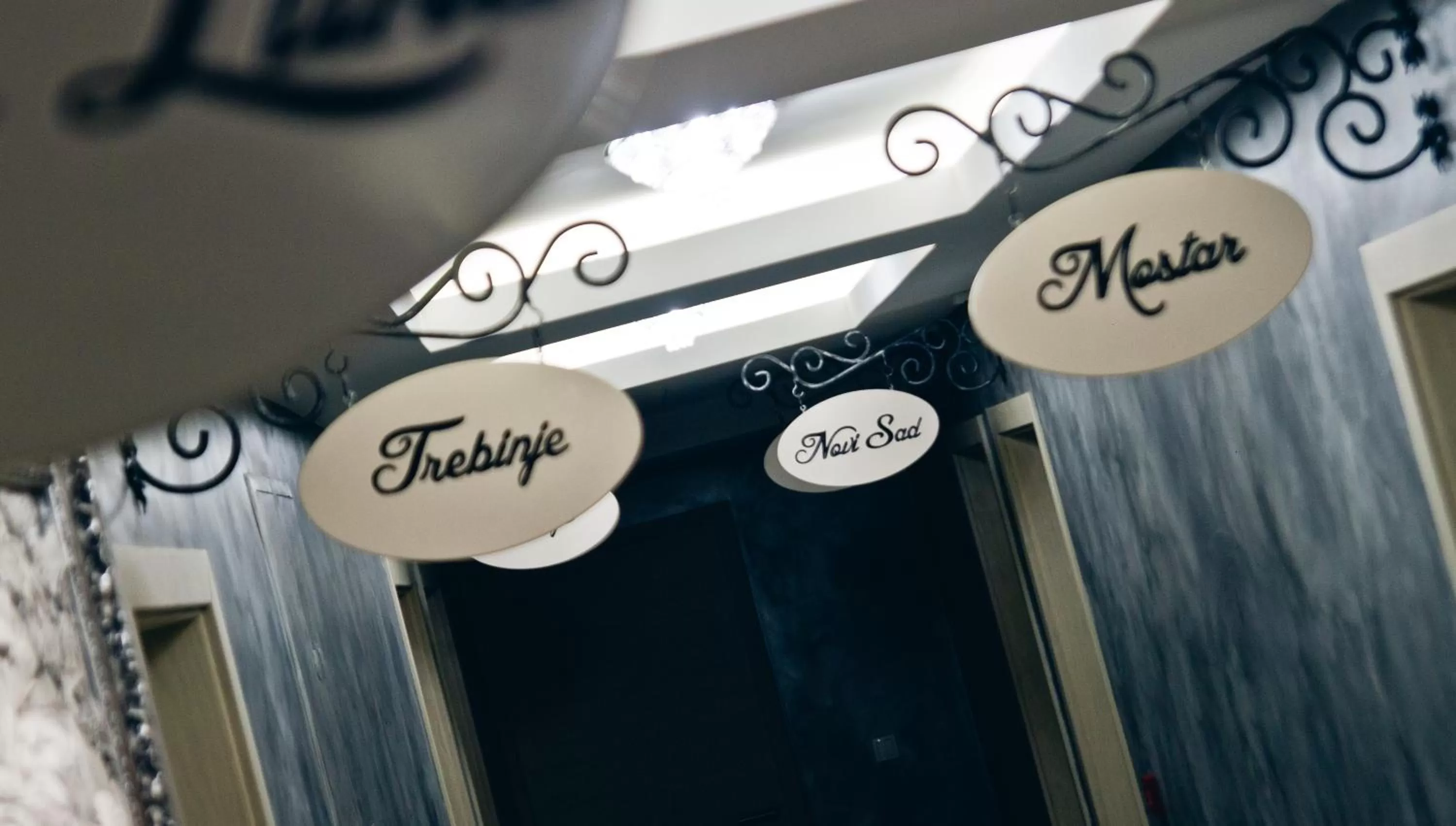 Decorative detail in Hotel Bakarni Lonac