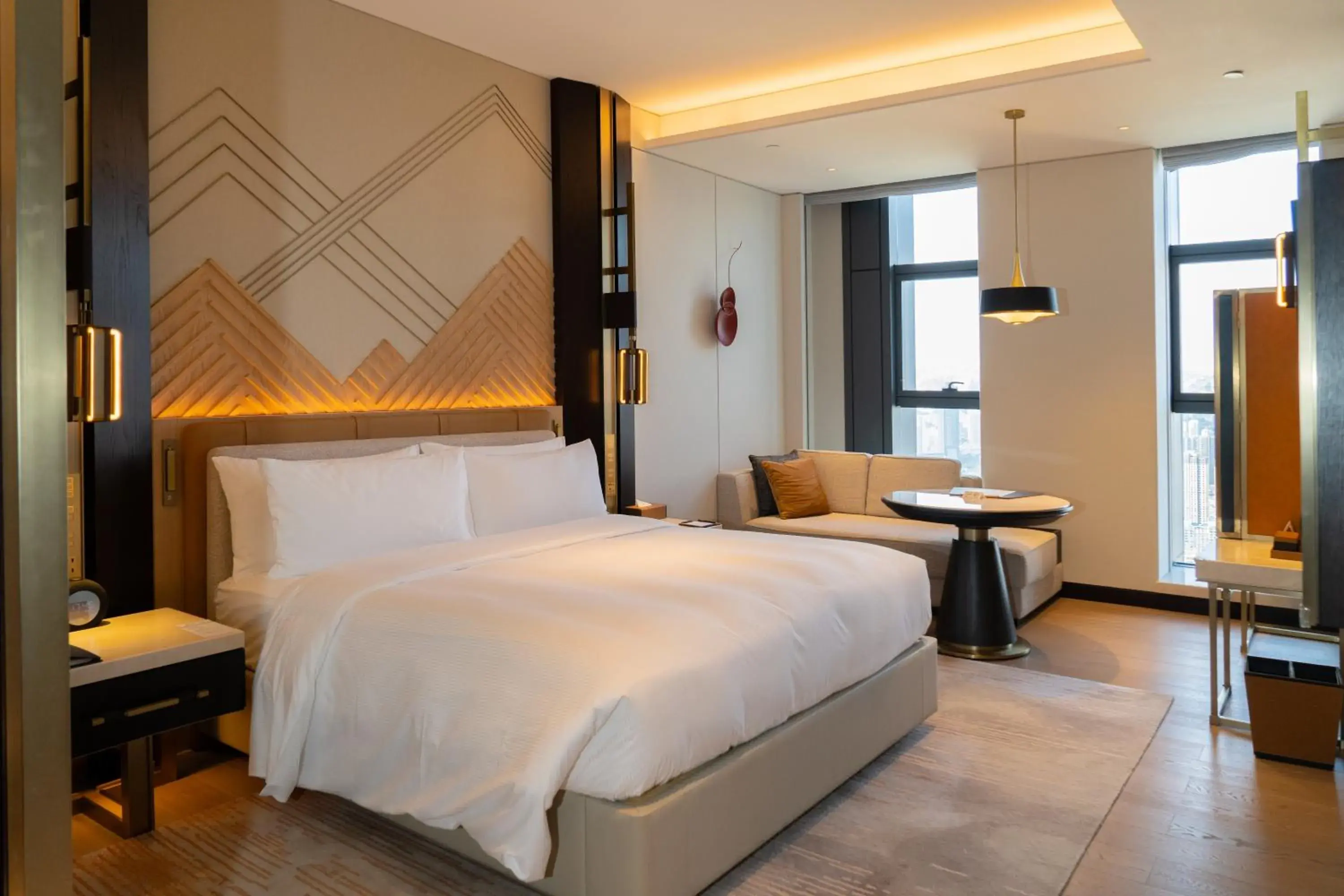 Bedroom, Bed in Hilton Lanzhou City Center