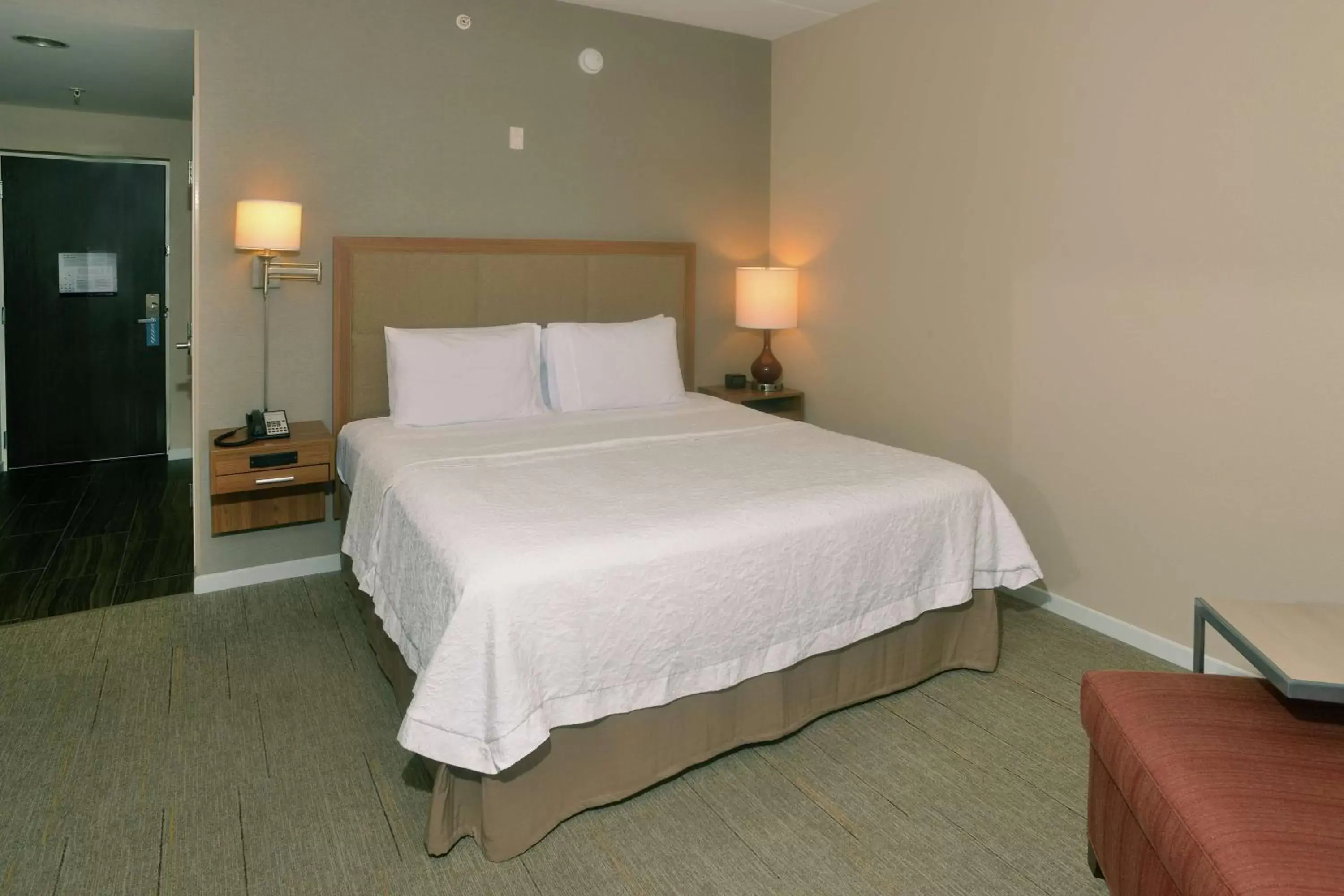 Photo of the whole room, Bed in Hampton Inn Springfield-Southeast, MO