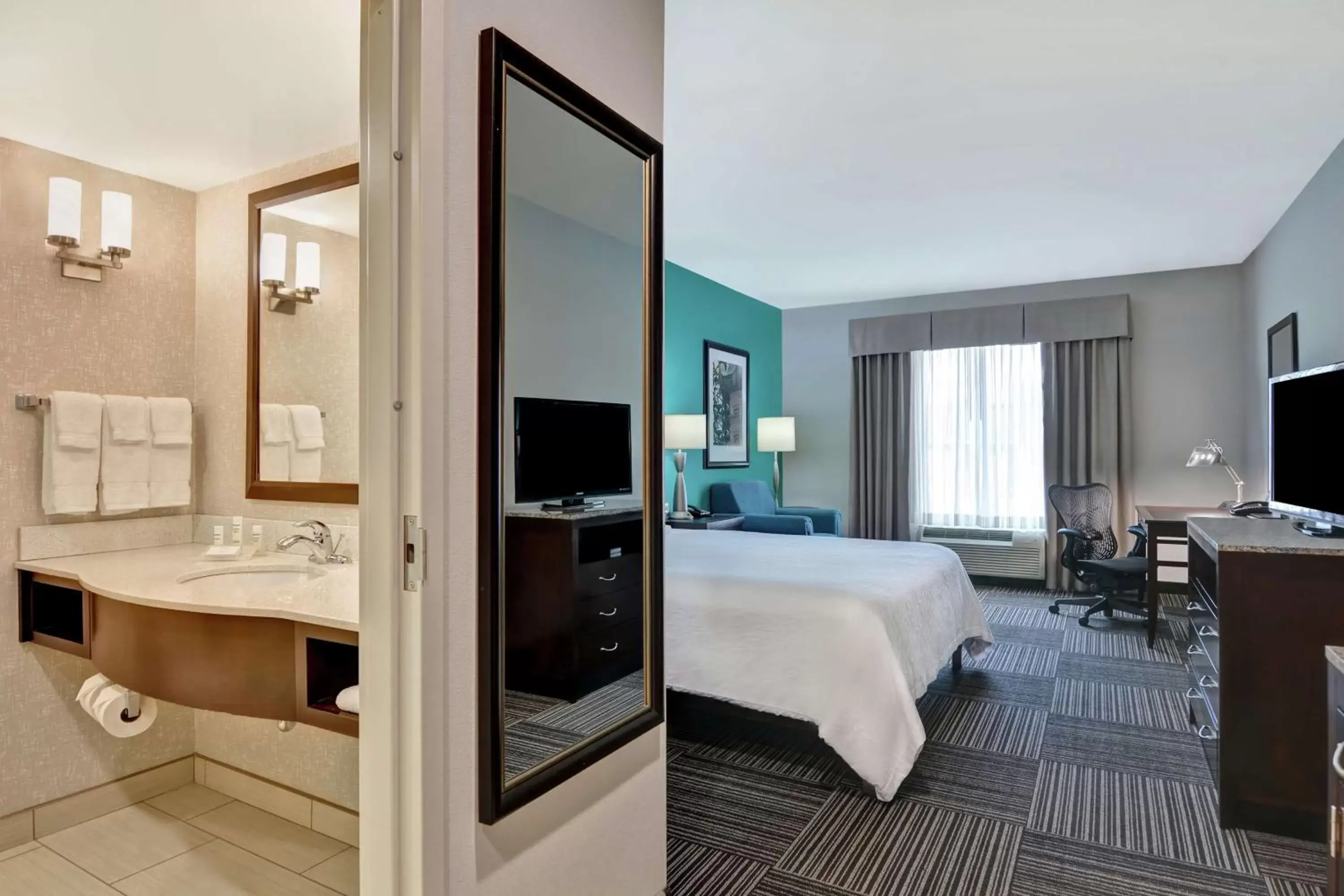 Bedroom, Bathroom in Hilton Garden Inn and Fayetteville Convention Center