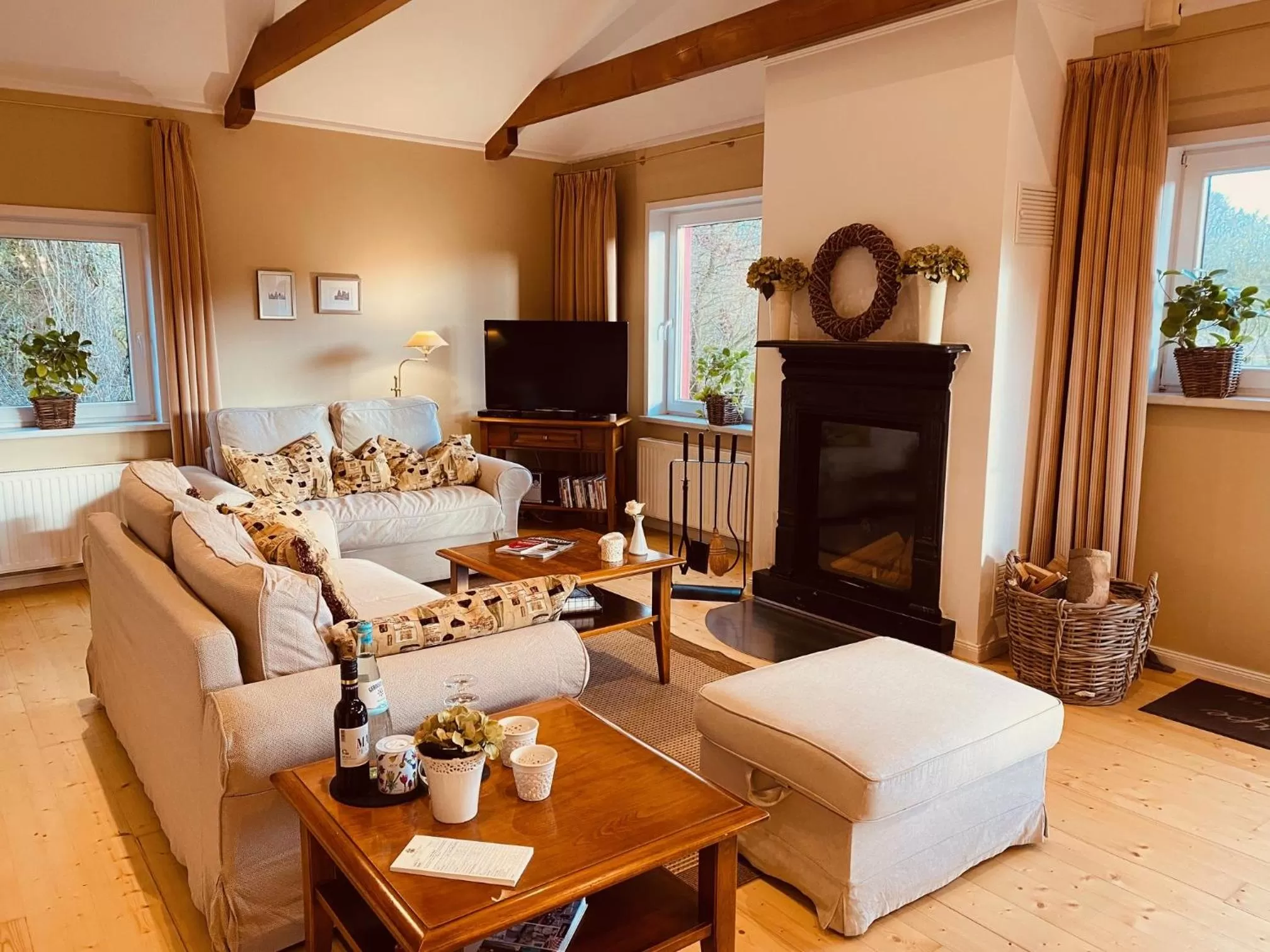Living room, Bed in Landhaus Eggert