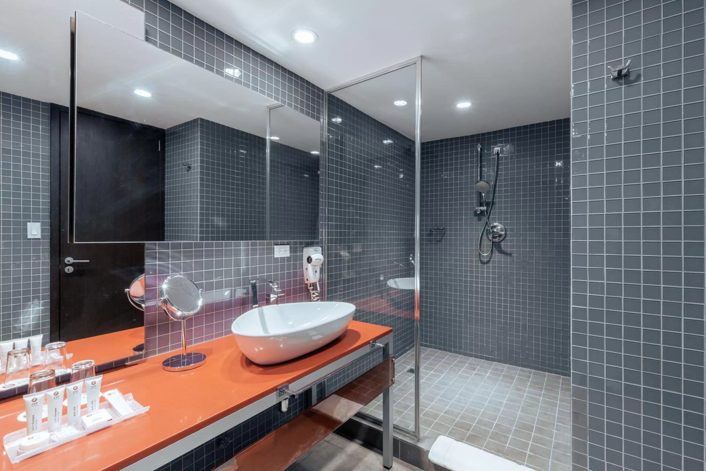 Bathroom in Exe Oriental Panamá