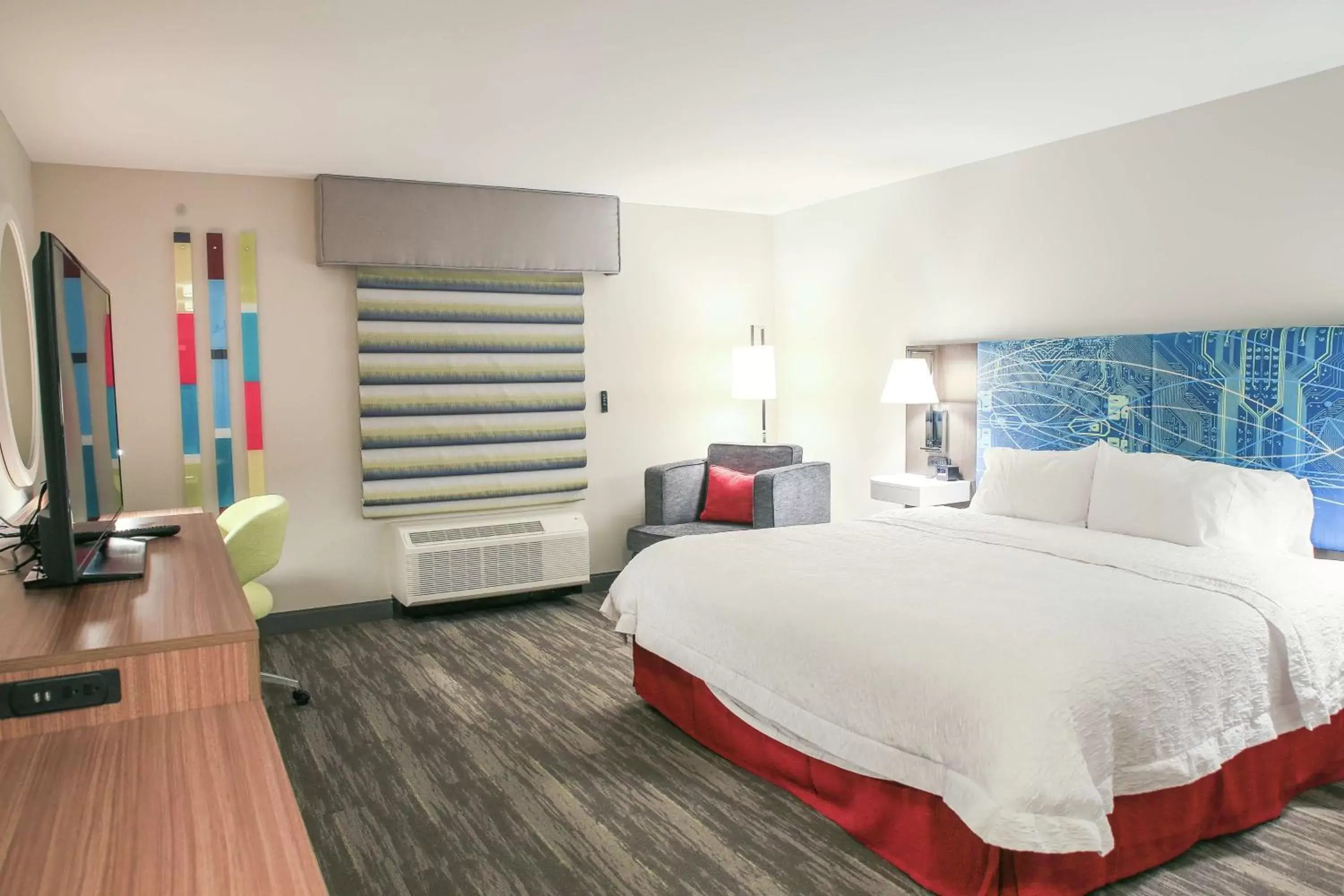 Bedroom, Bed in Hampton Inn & Suites Mount Laurel/Moorestown