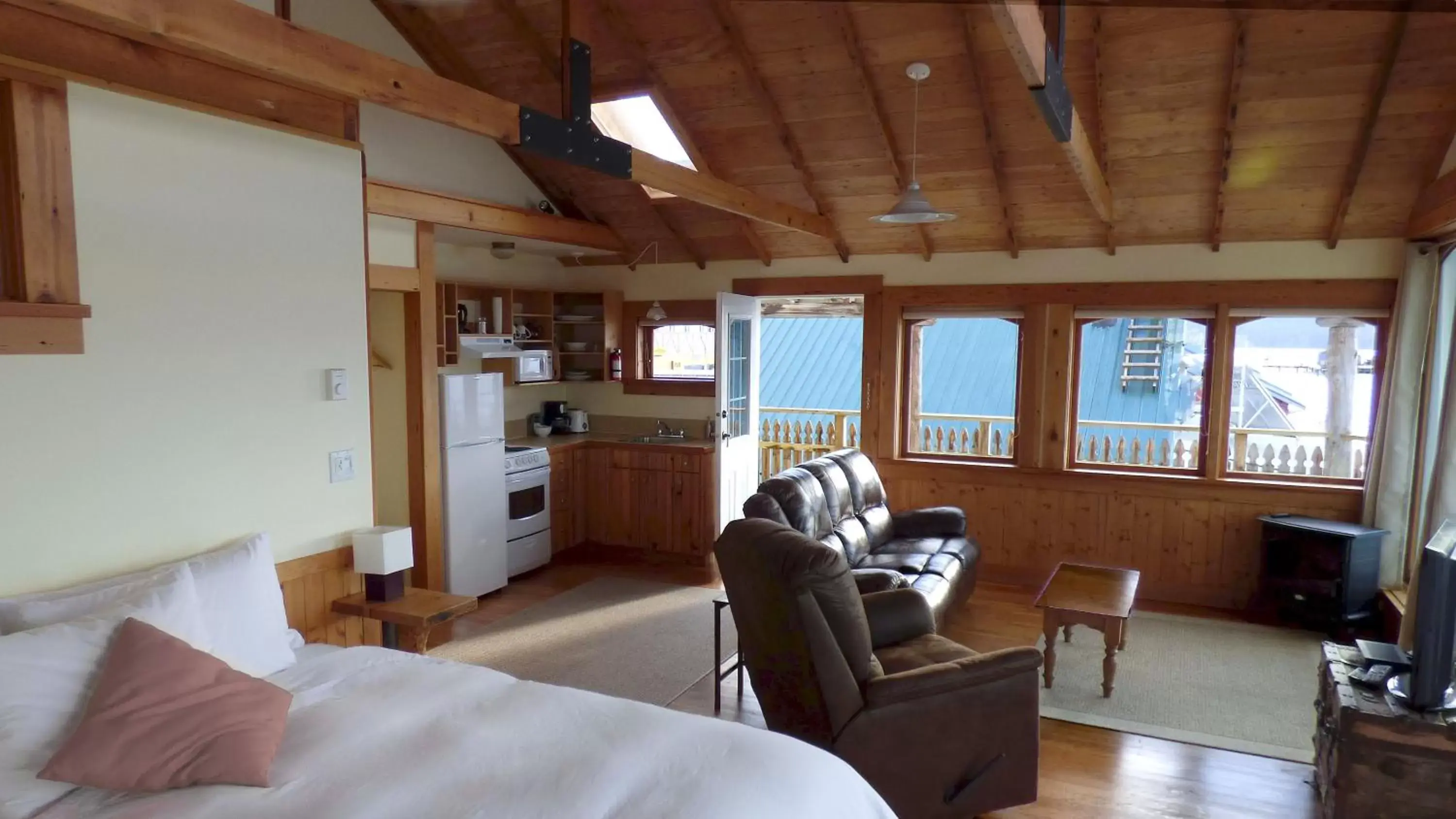 King Room with Sea View in Seine Boat Inn King Room with Sea View in Seine Boat Inn