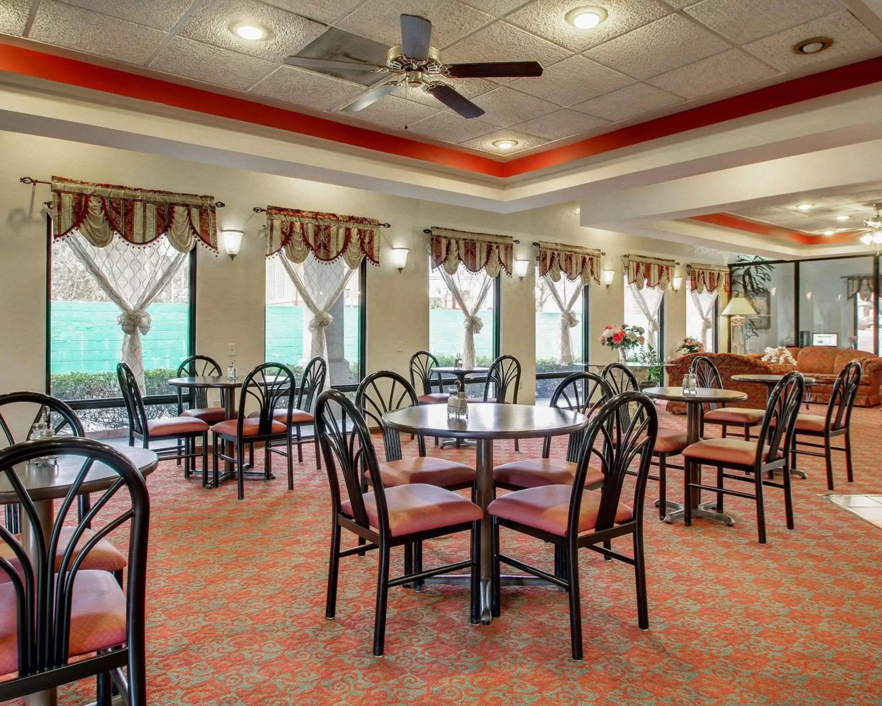 Restaurant/places to eat in Quality Inn & Suites Clinton - Jackson West Restaurant/places to eat in Quality Inn & Suites Clinton - Jackson West