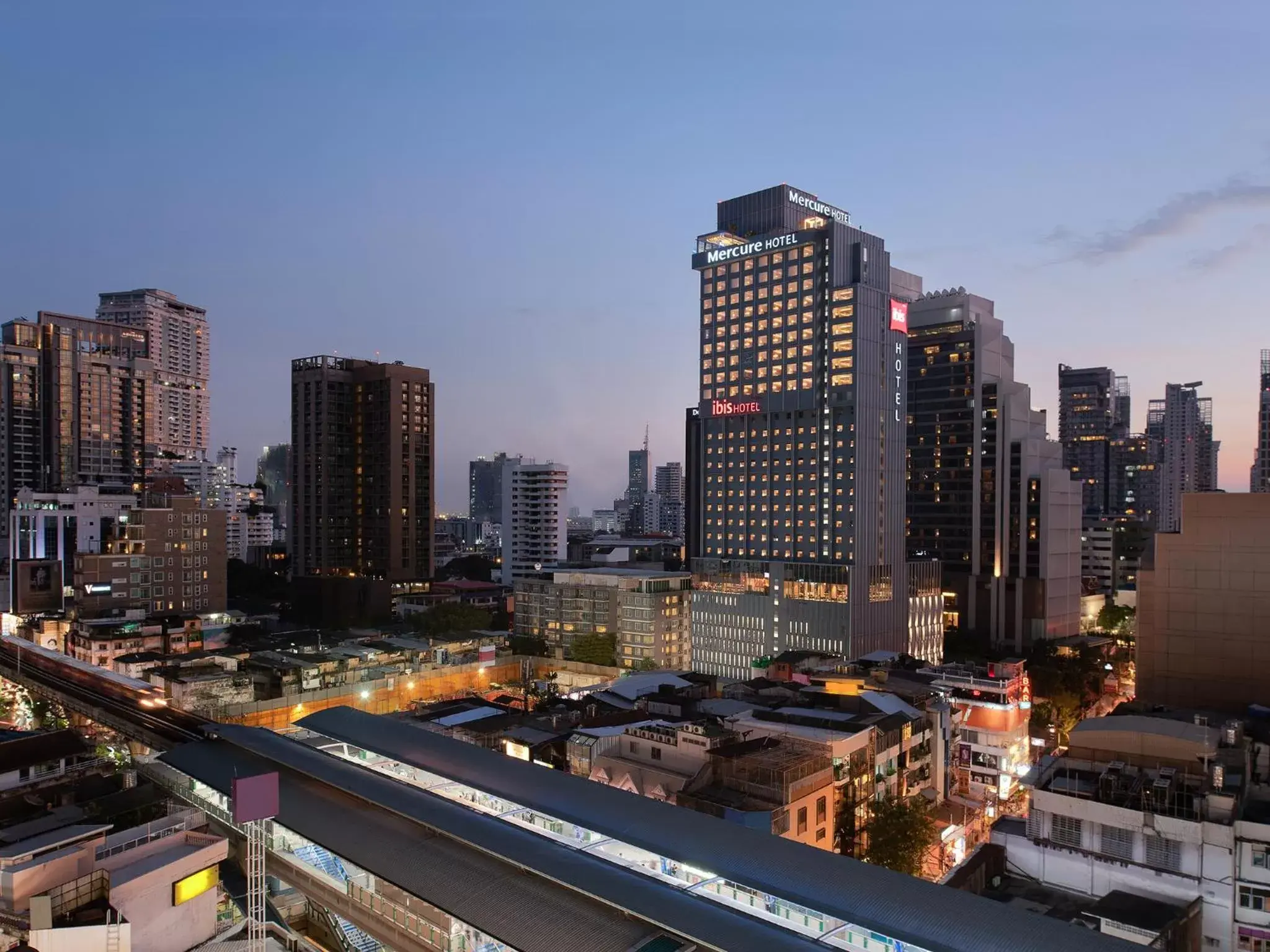 Property building in ibis Bangkok Sukhumvit 24 Property building in ibis Bangkok Sukhumvit 24