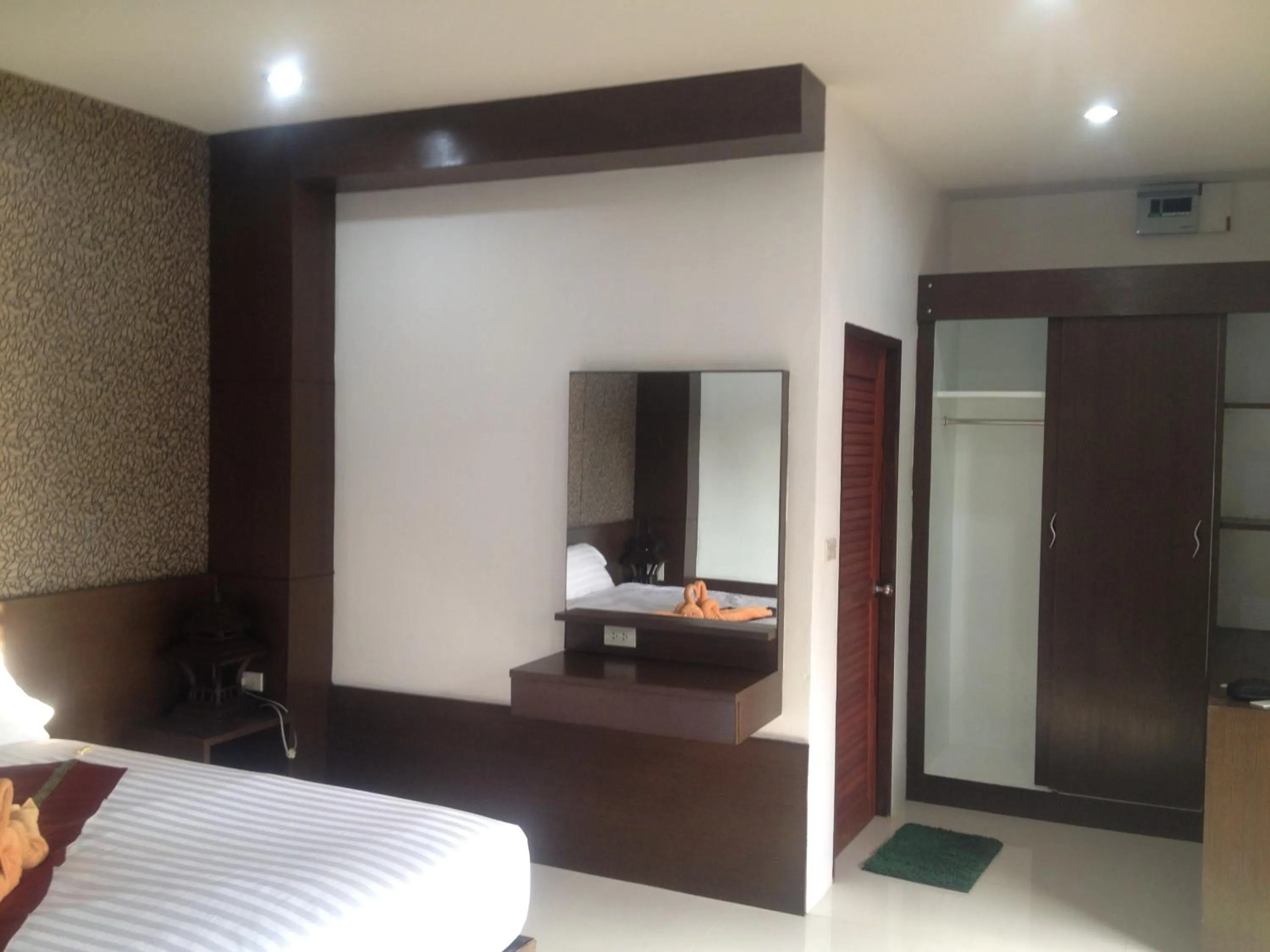 Decorative detail, Bed in Khum Laanta Resort - SHA Extra Plus