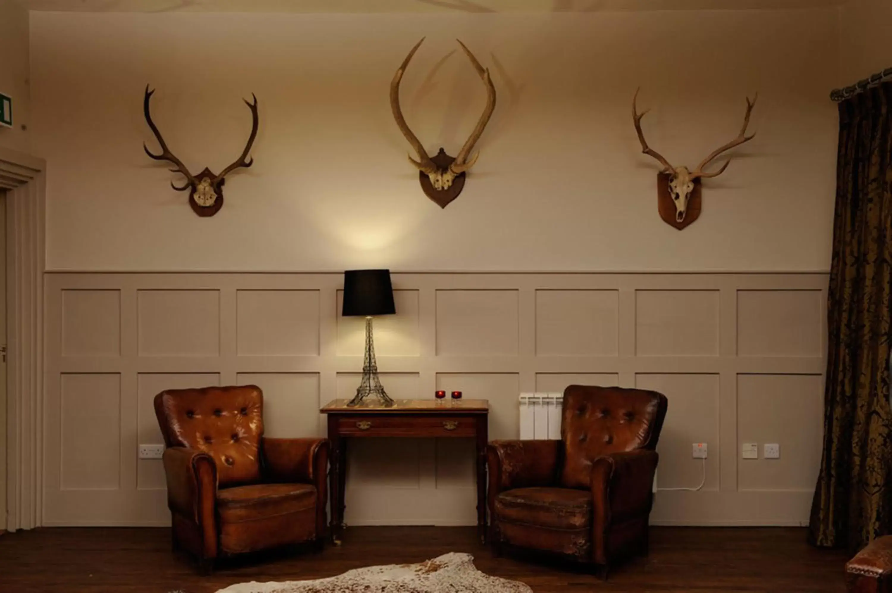 Living room, Seating Area in Brooks Hotel