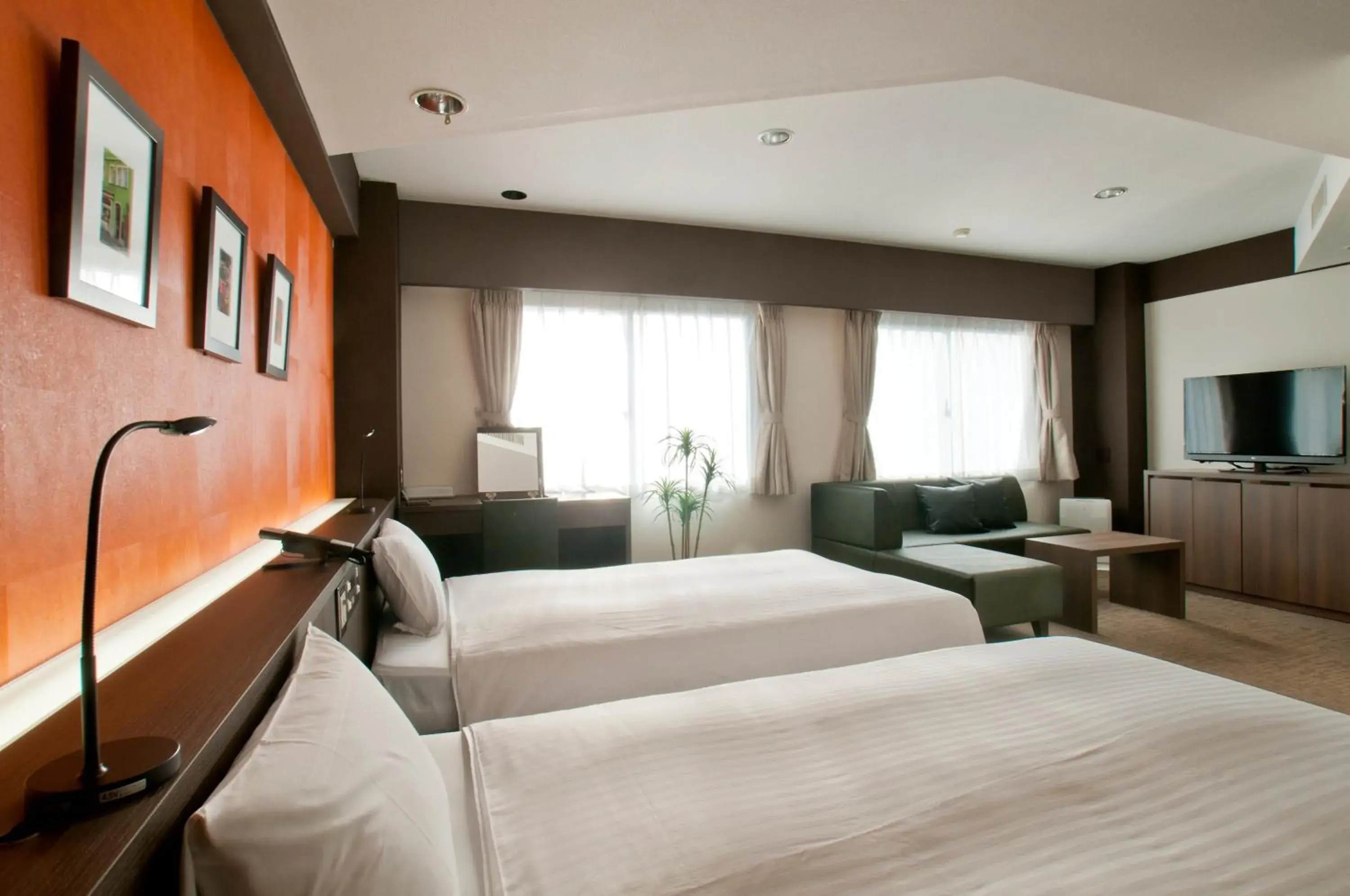 Bedroom, Bed in Fukuoka Toei Hotel