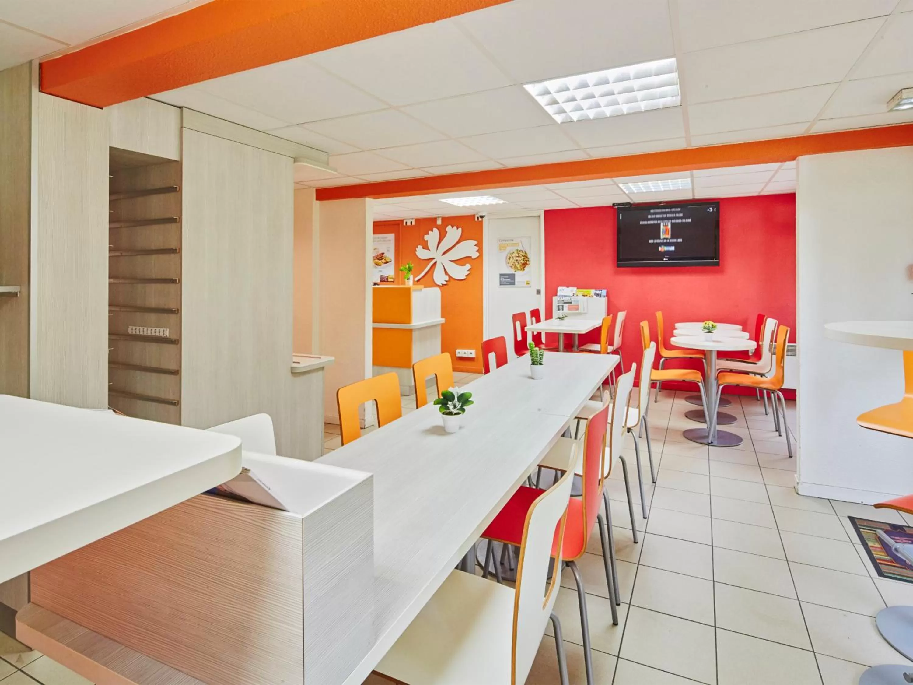 Restaurant/places to eat in Première Classe Melun Senart