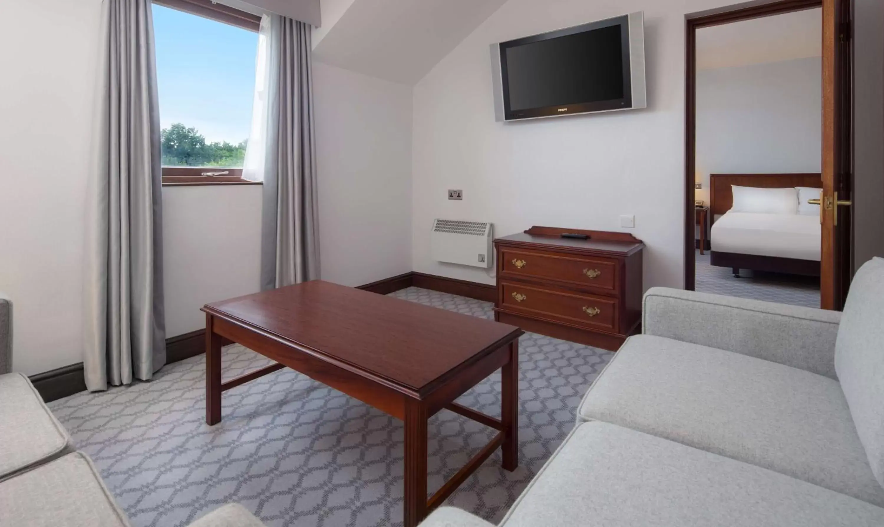 Living room, TV/Entertainment Center in Hilton East Midlands Airport