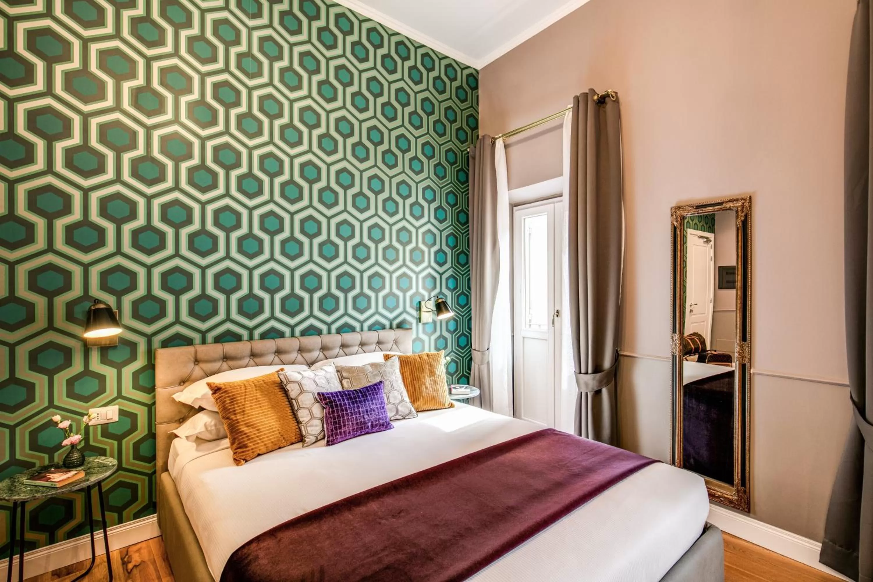 Bed in Tree Charme Parliament Boutique Hotel