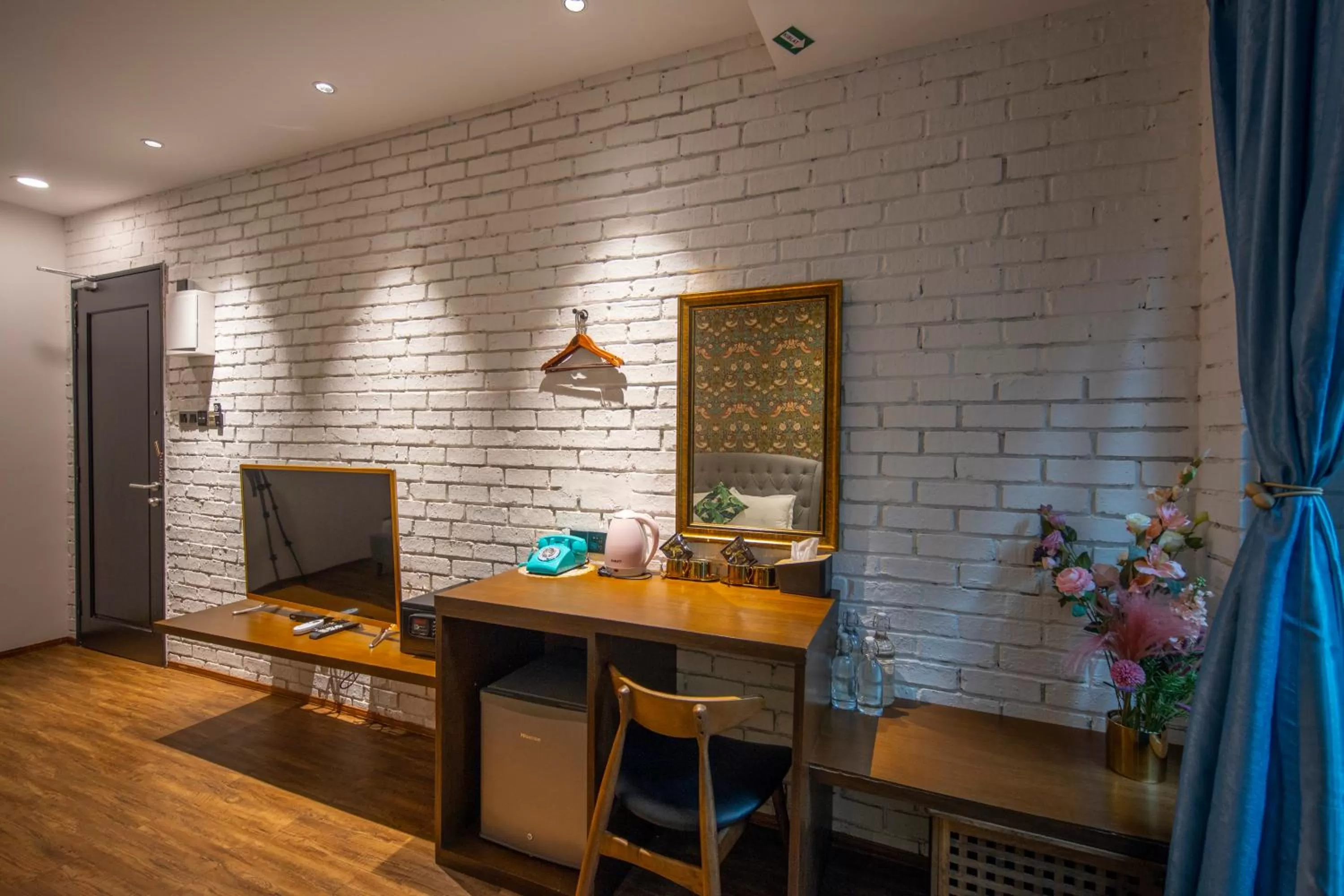 TV and multimedia in Carnarvon Suites