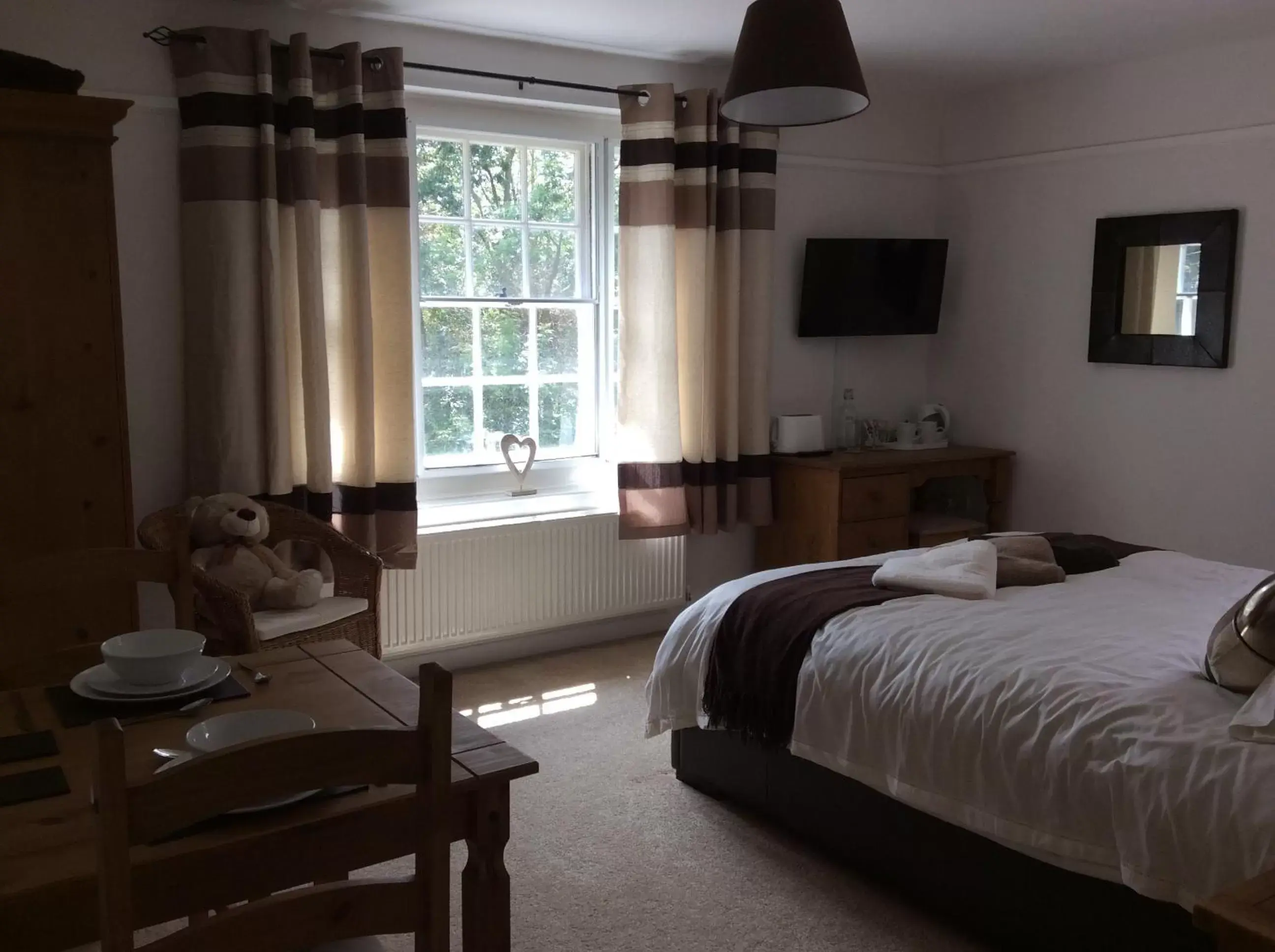 Photo of the whole room, Bed in Beightons Bed and Breakfast Photo of the whole room, Bed in Beightons Bed and Breakfast