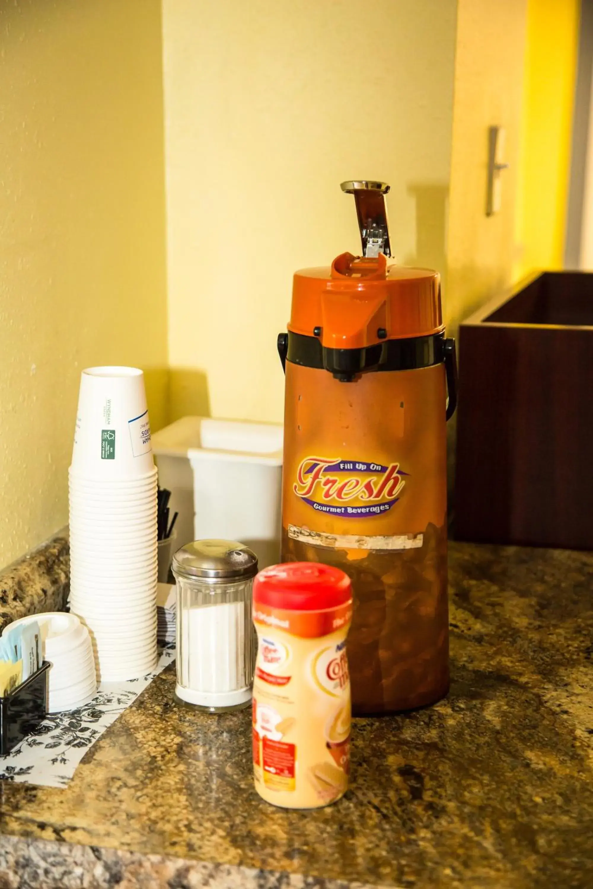 Coffee/tea facilities in Days Inn by Wyndham Alexandria South