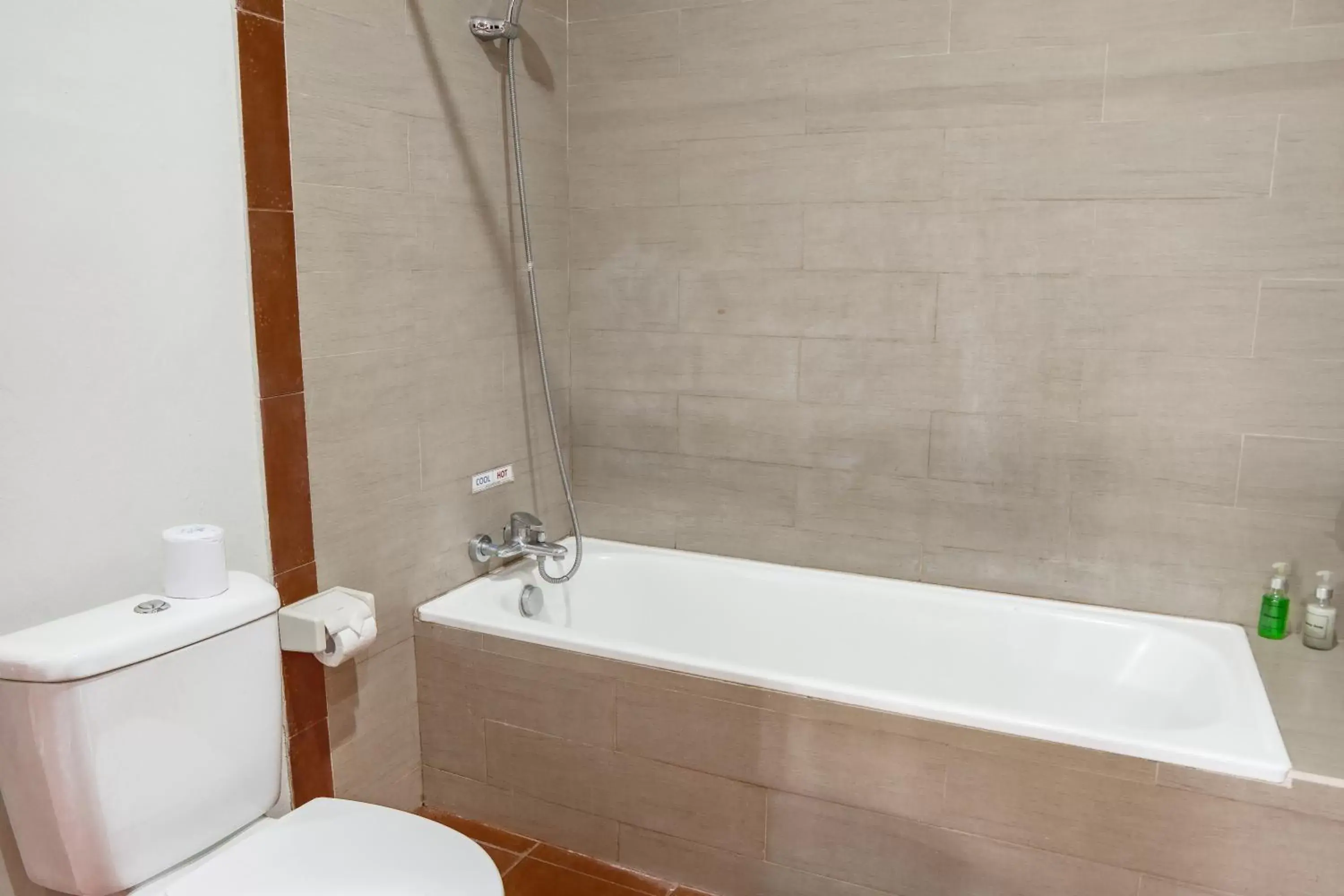 Bath, Bathroom in Artini Bisma Ubud Hotel