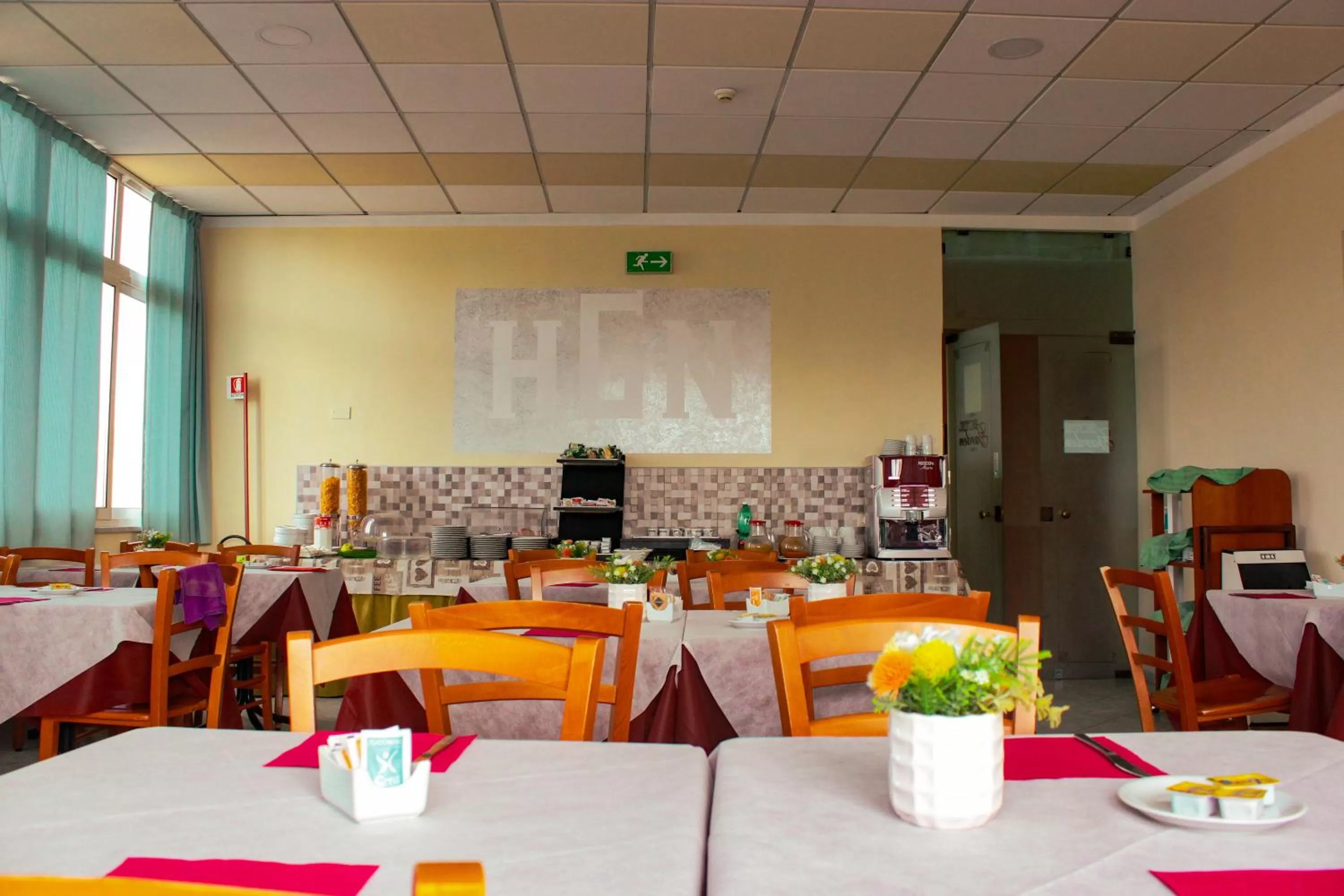 Restaurant/places to eat in Hotel Garden Napoli