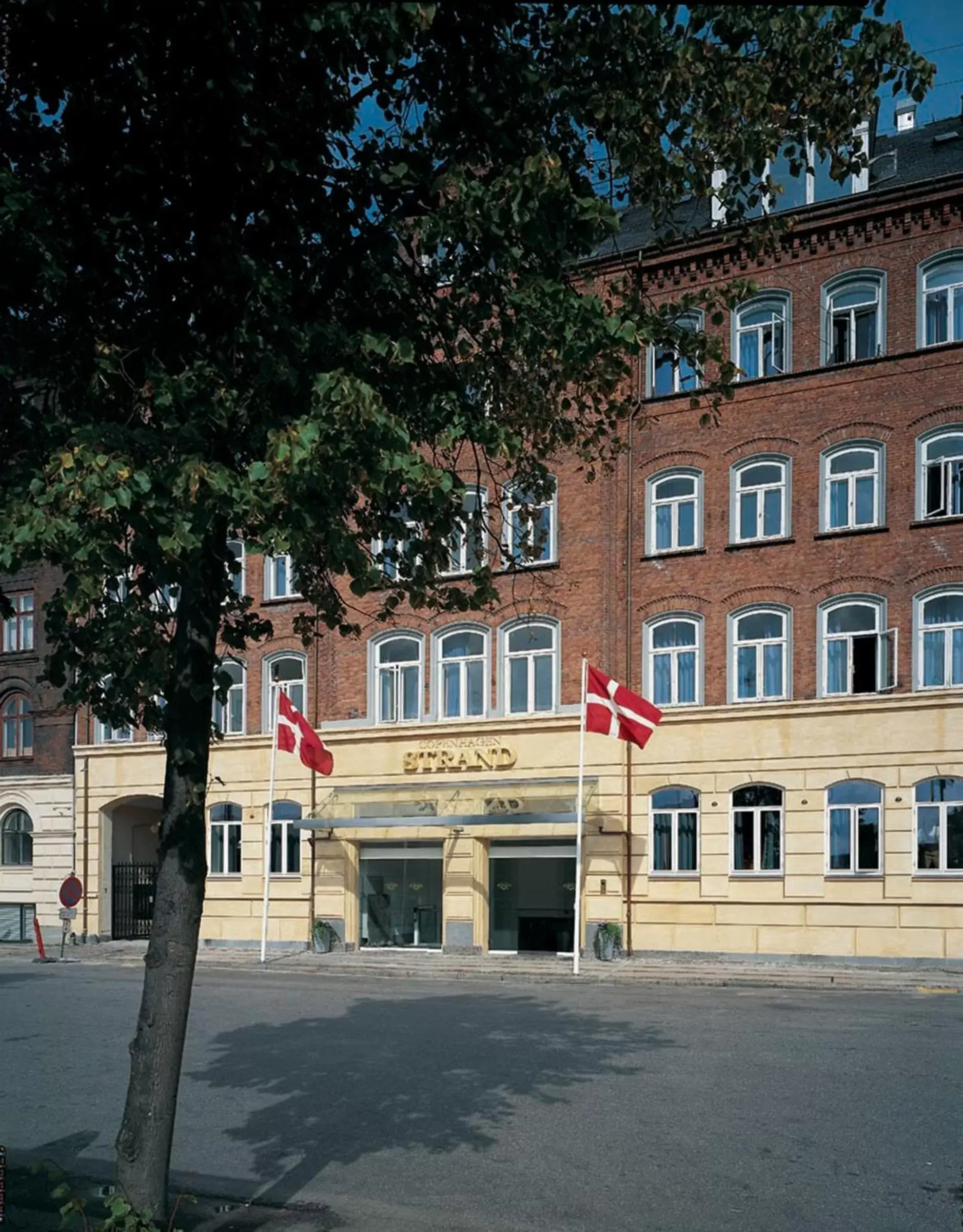 Facade/entrance, Property Building in Copenhagen Strand