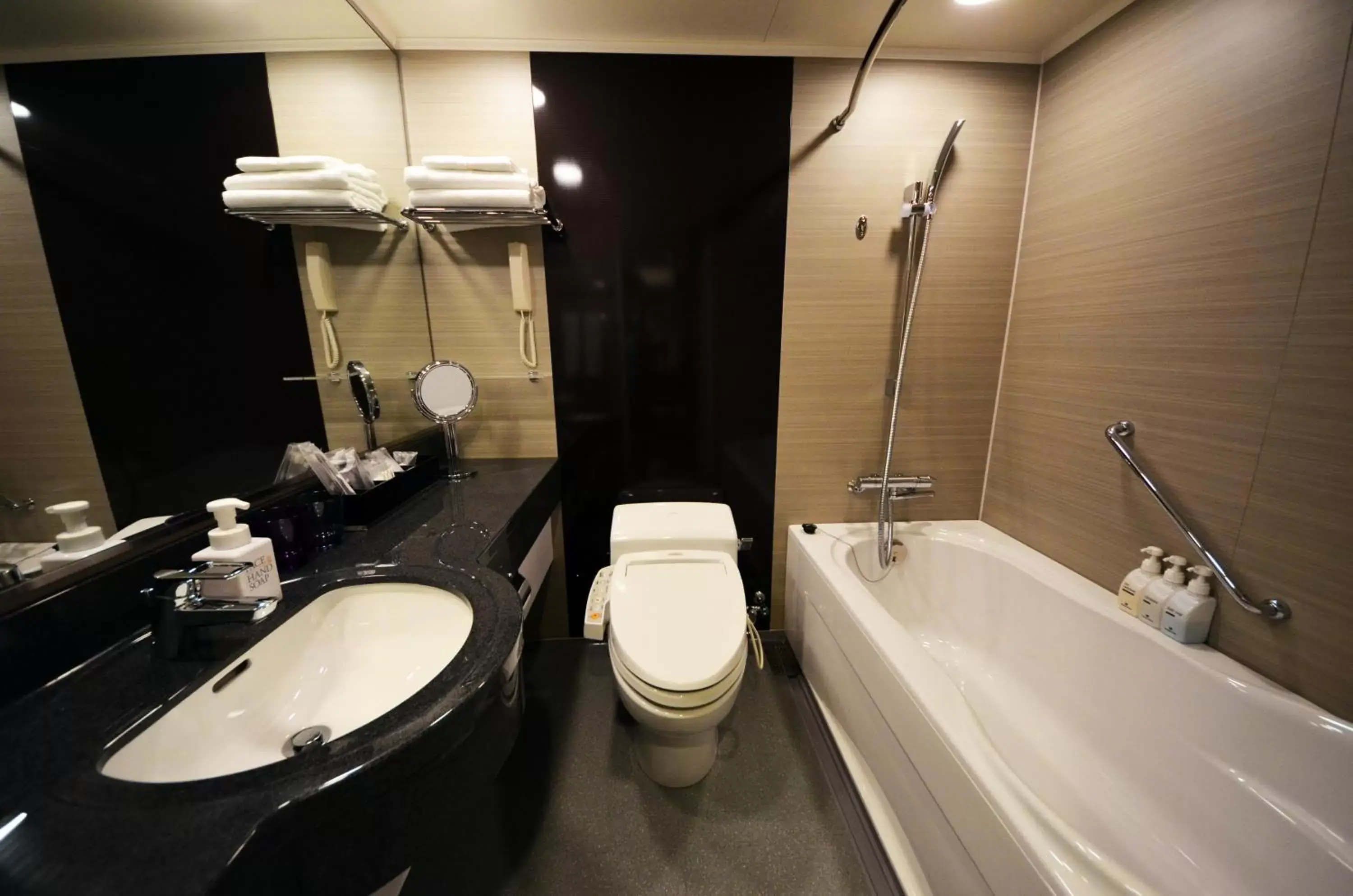 Toilet, Bathroom in Hotel Metropolitan Edmont Tokyo