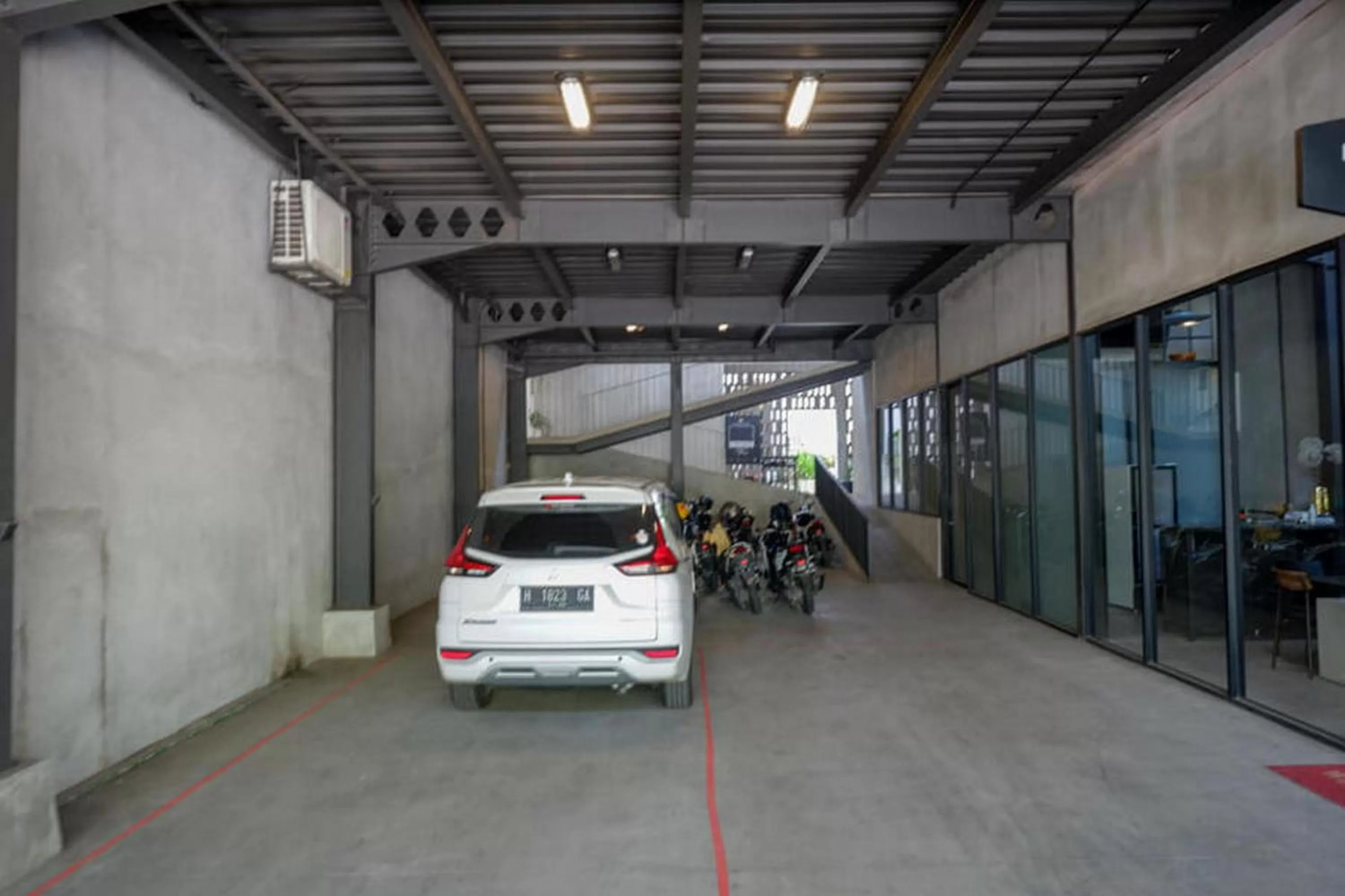 RedDoorz Plus near Kawasan Sam Poo Kong Semarang