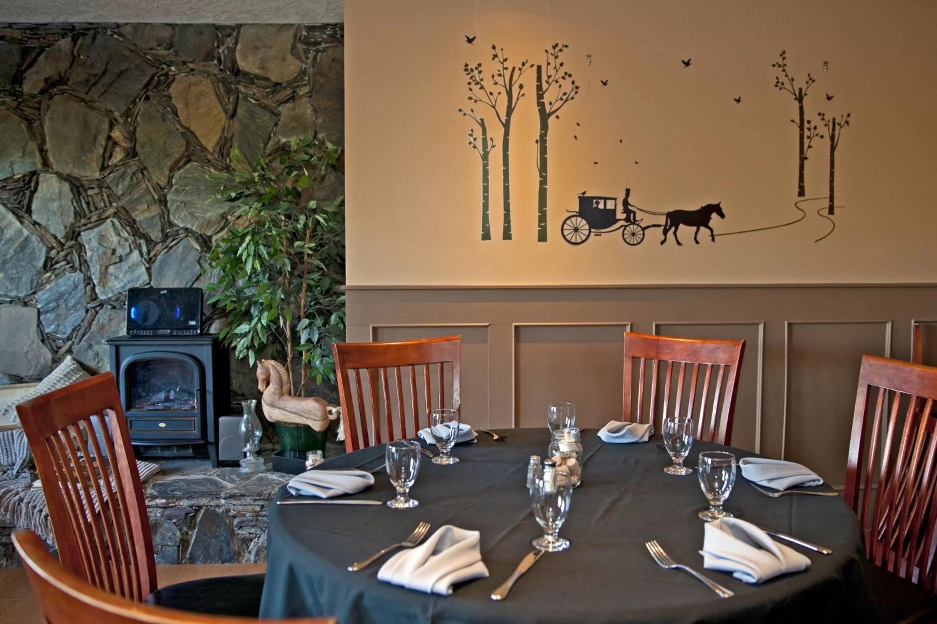 Restaurant/places to eat in Days Inn by Wyndham Victoria Uptown