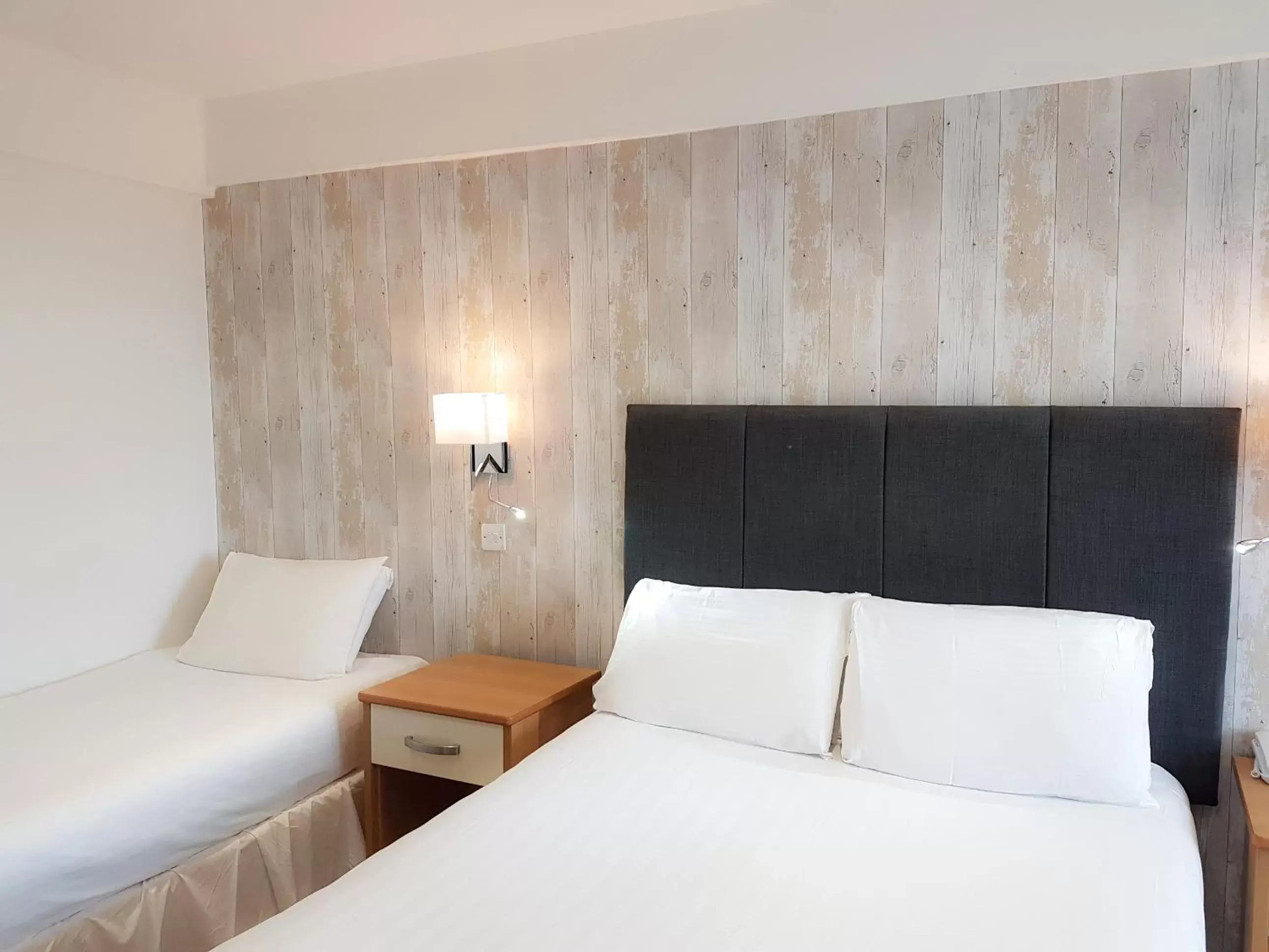 Bed in Ocean Beach Hotel & Spa - OCEANA COLLECTION