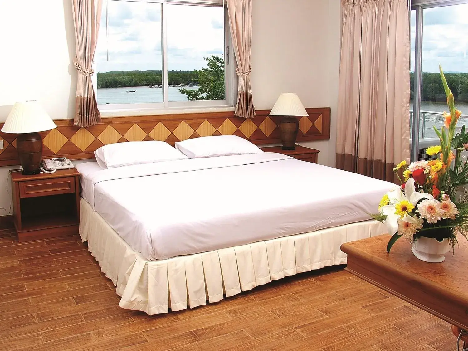 Bed in Krabi River Hotel