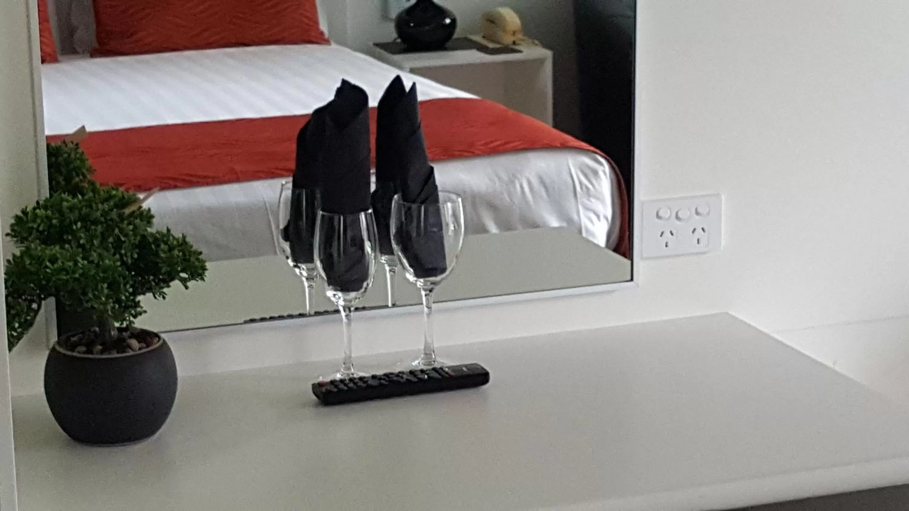 Decorative detail, Bed in Centrepoint Midcity Motor Inn