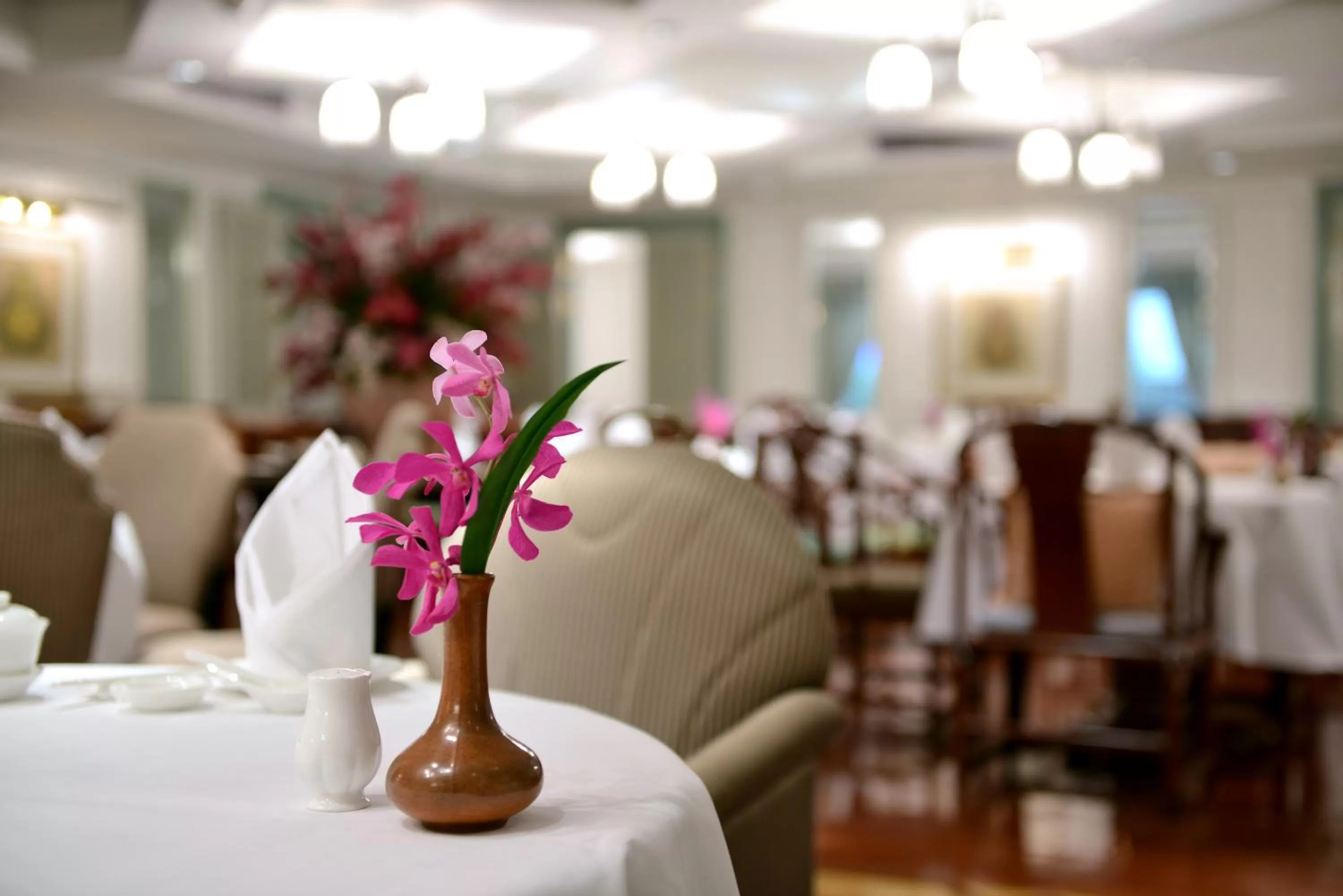 Restaurant/places to eat in Evergreen Laurel Hotel Bangkok