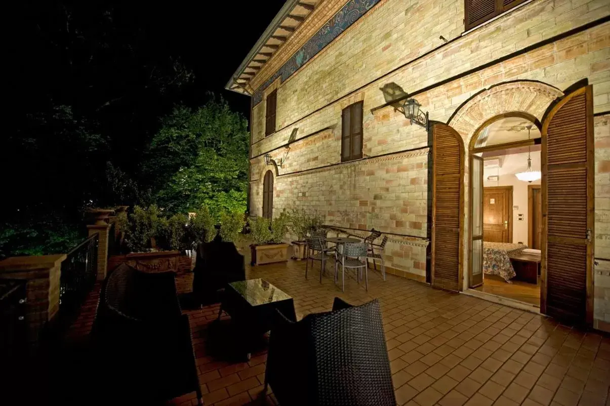 Restaurant/Places to Eat in Villa Raffaello Park Hotel