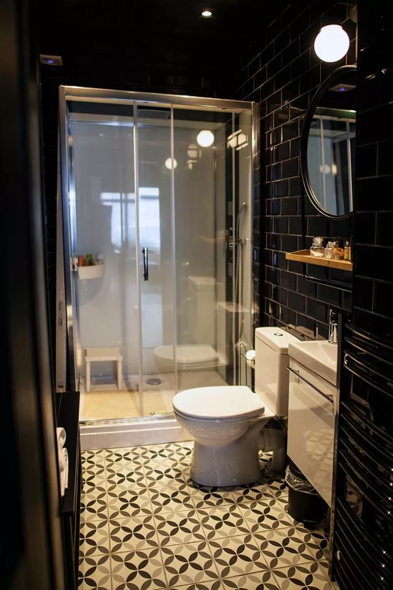 Shower in Bienvenue Chez Nous