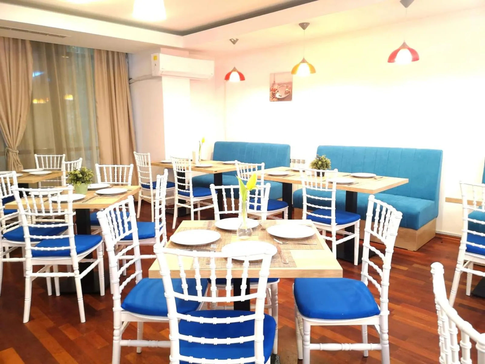 Restaurant/places to eat in Atrium Hotel Bucharest City Center