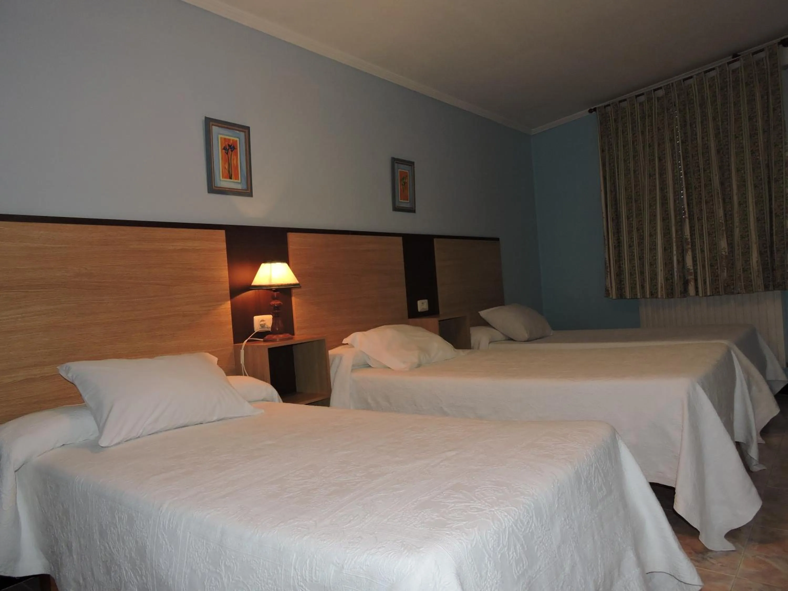 Bedroom, Bed in Cruceiro do Monte