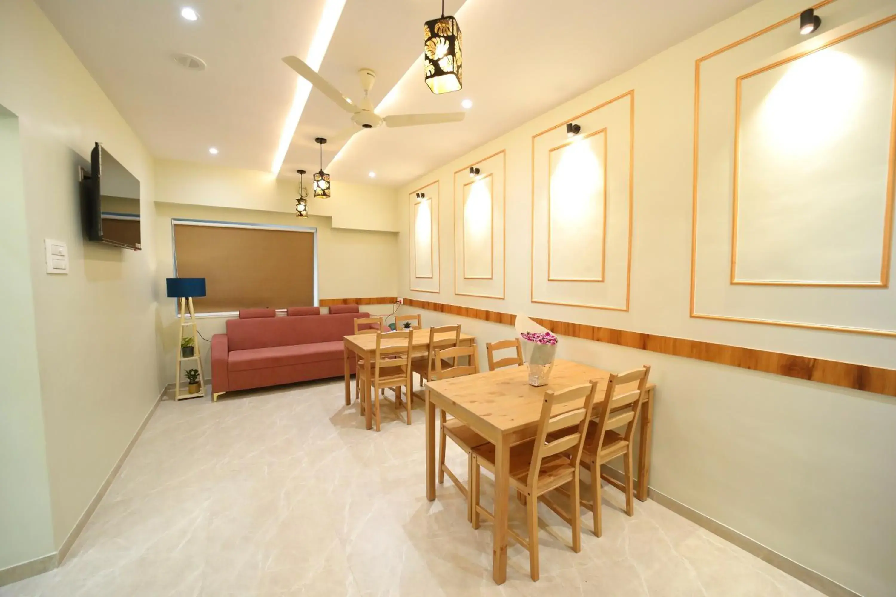 Communal lounge/ TV room, Dining Area in HOTEL ALFA EXECUTIVE