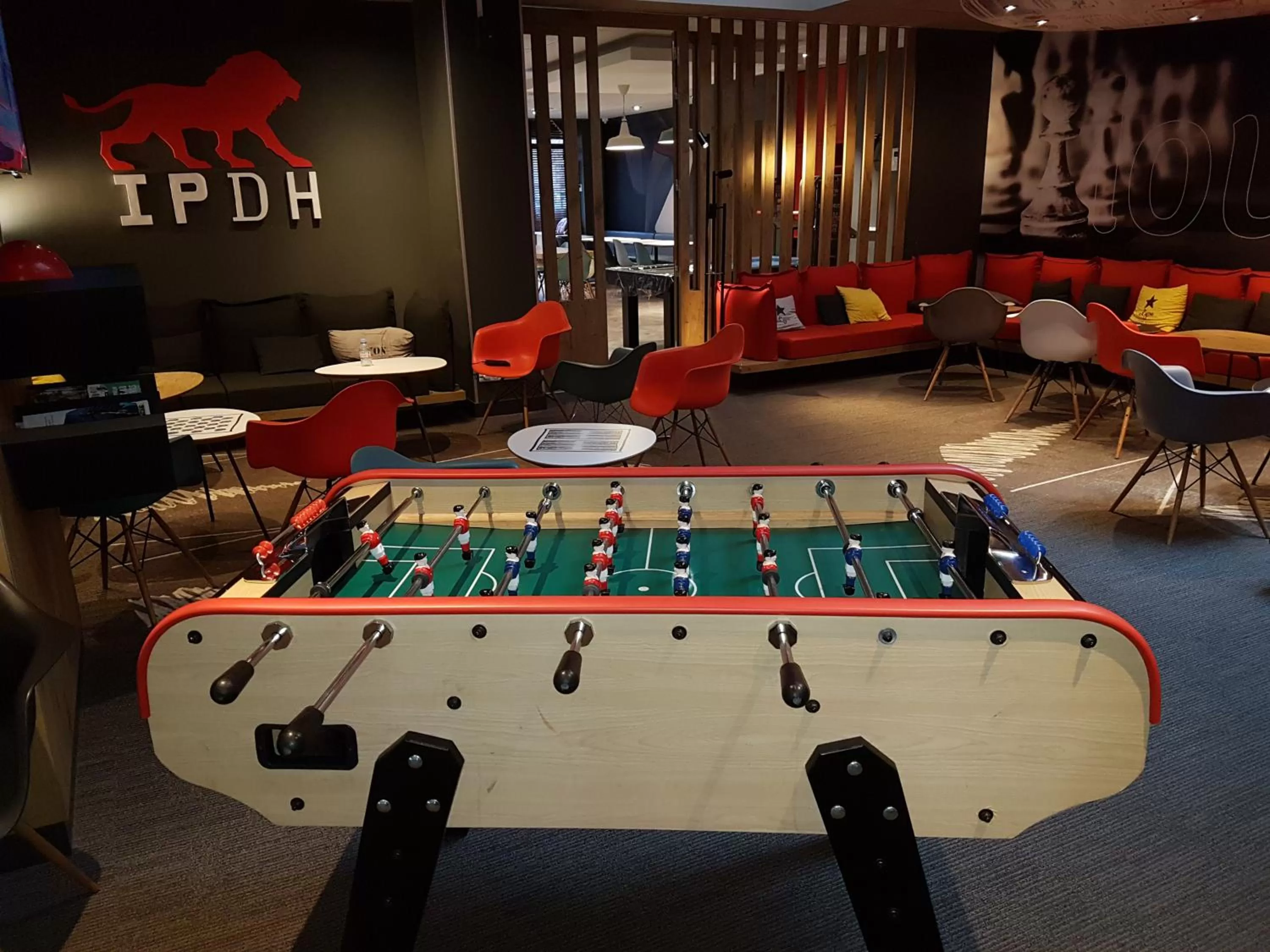 Communal lounge/ TV room in ibis Lyon Part Dieu Les Halles