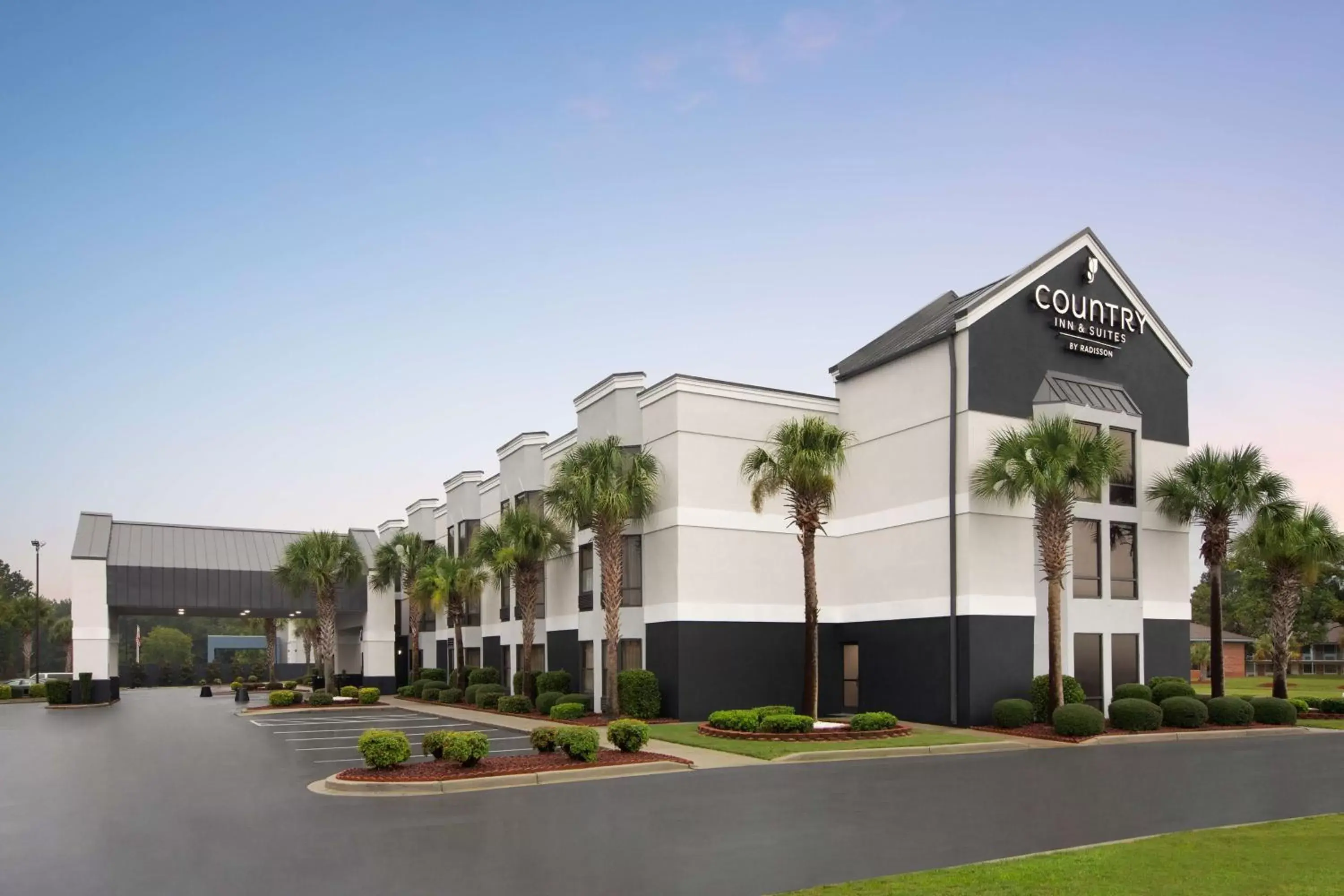 Property Building in Country Inn & Suites by Radisson, Florence, SC