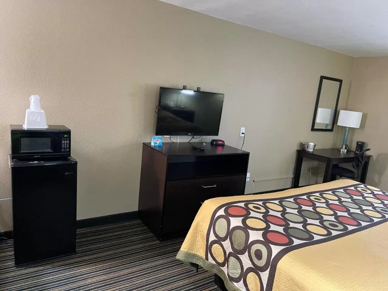 TV and multimedia, Bed in Super 8 by Wyndham Casa Grande