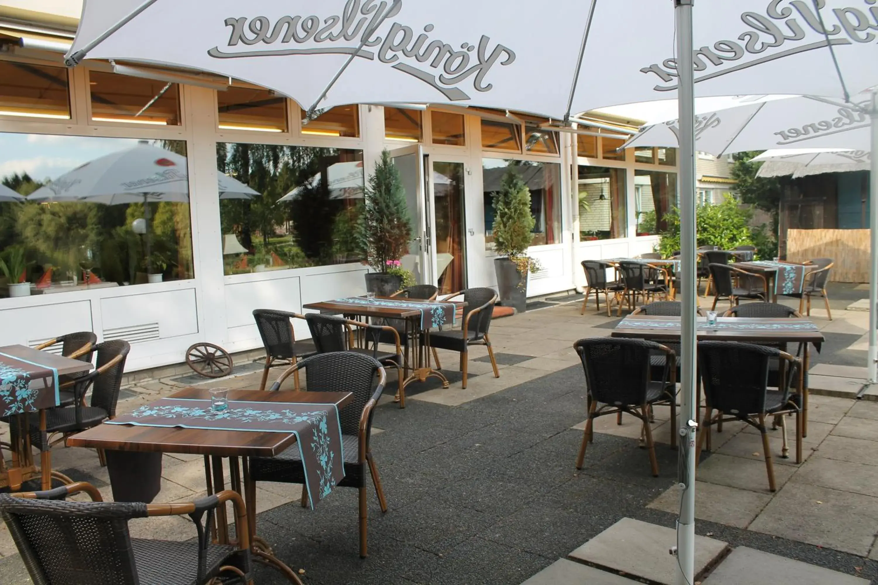 Balcony/Terrace, Restaurant/Places to Eat in Hotel Restaurant Seegarten Quickborn