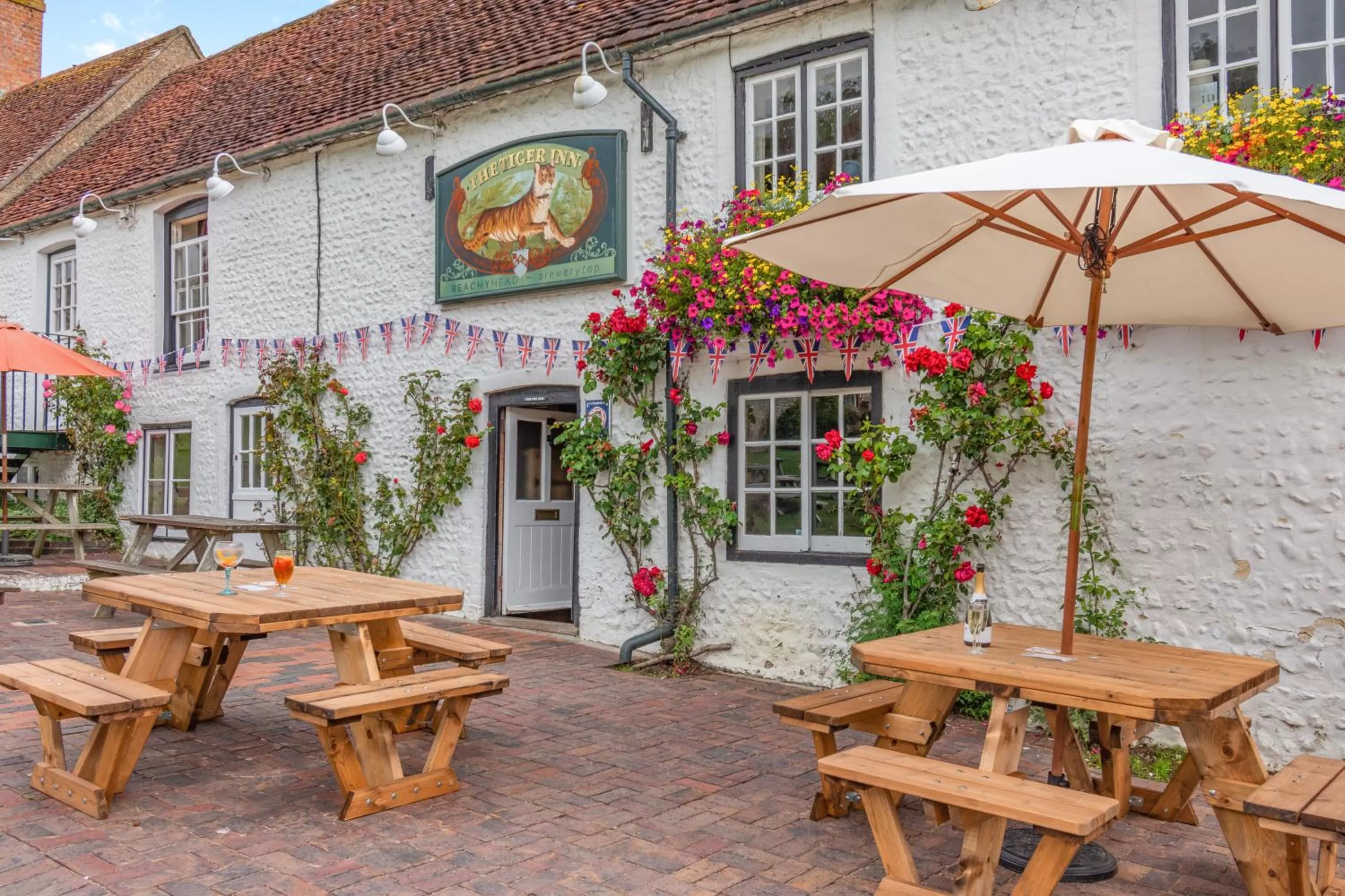 Property building in Tiger Inn _ Minnie